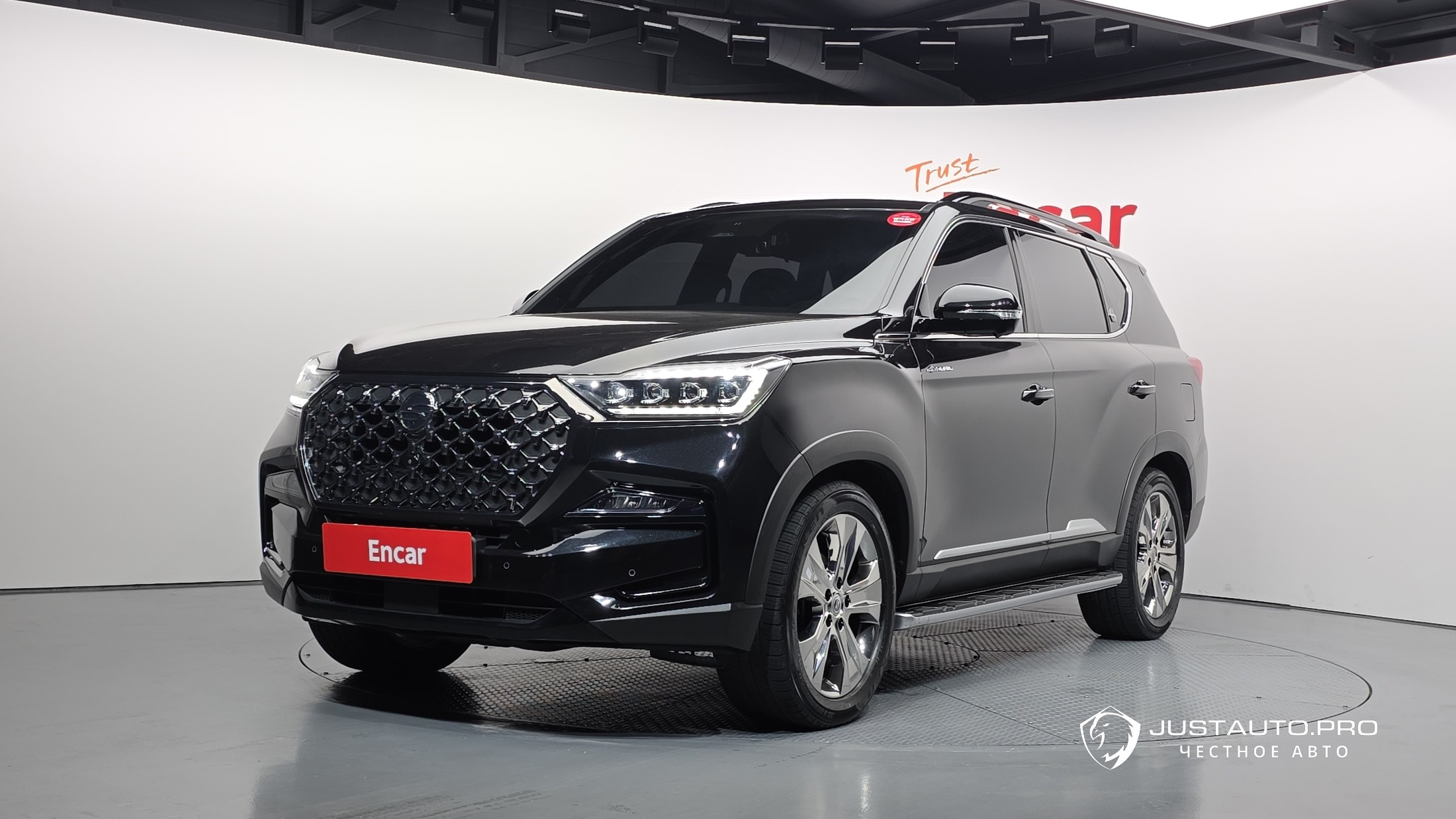 Автомобиль KG_Mobility_Ssangyong Rexton
