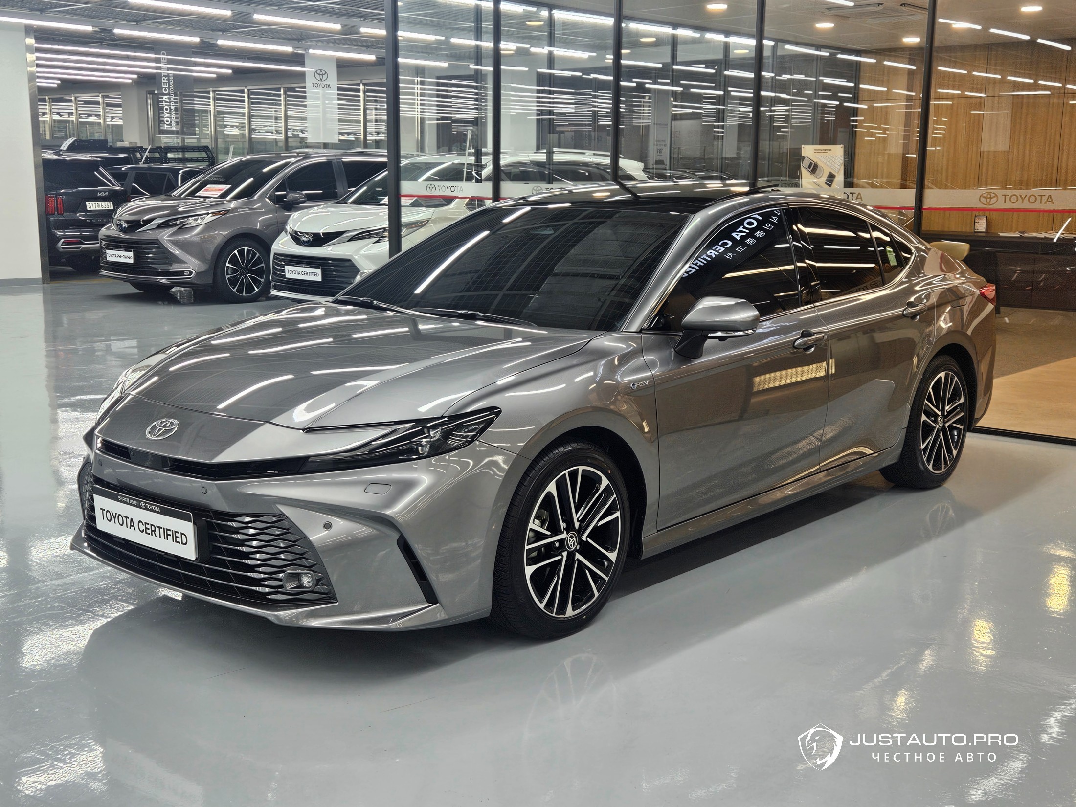 Автомобиль Toyota Camry