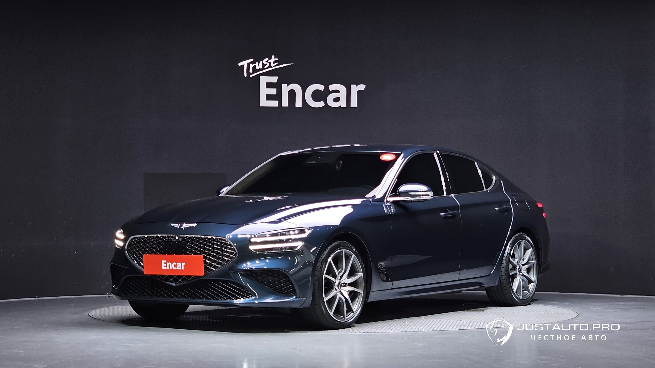 Автомобиль Genesis G70