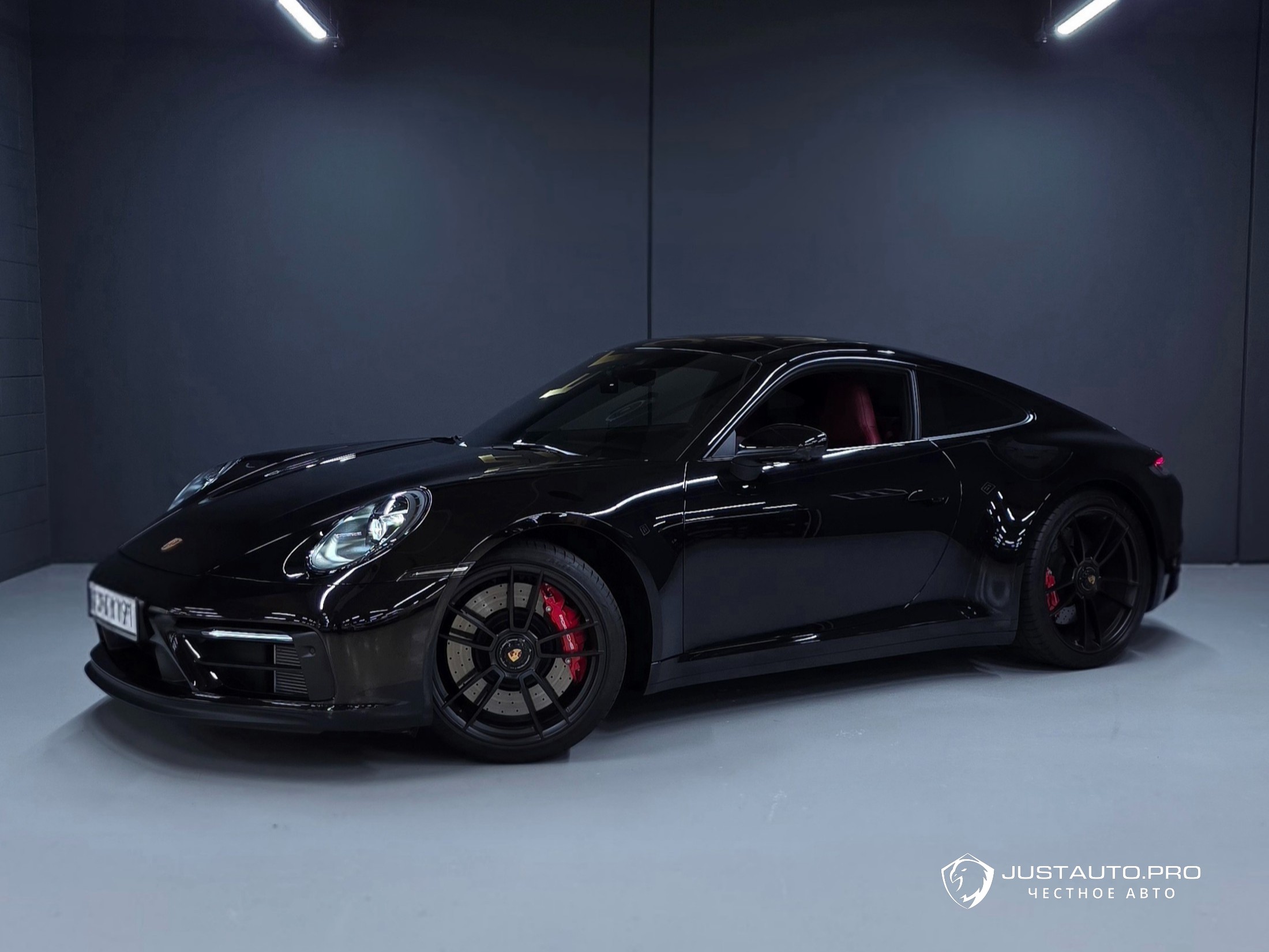 Автомобиль Porsche 911