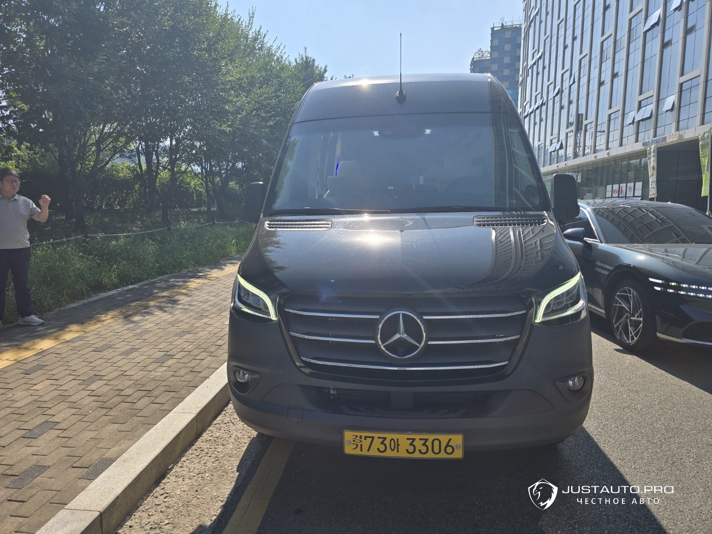 Автомобиль Mercedes-Benz Sprinter