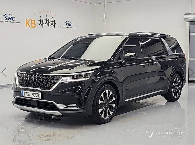 Автомобиль Kia Canival