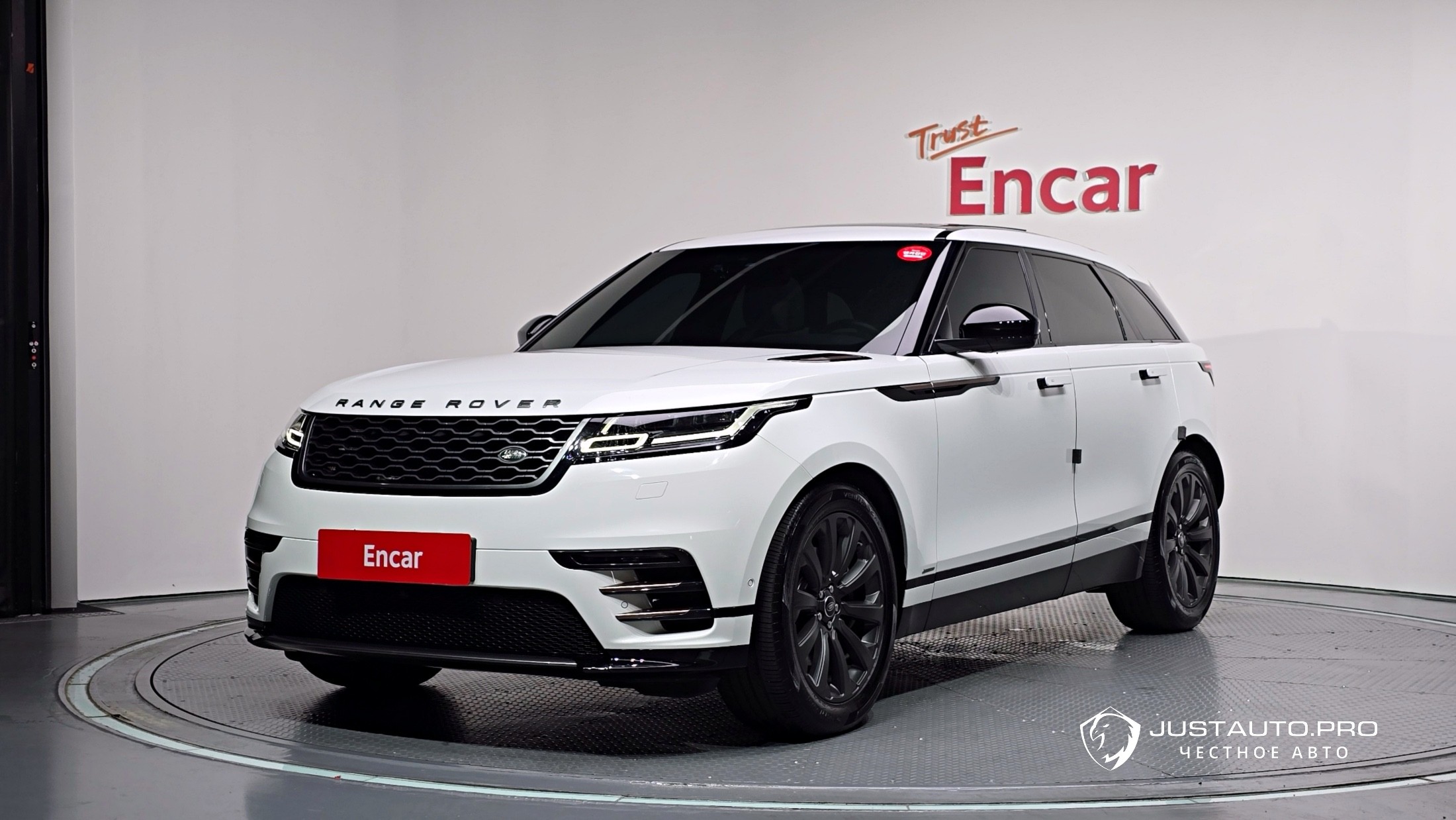 Автомобиль Land Rover Range Rover Velar