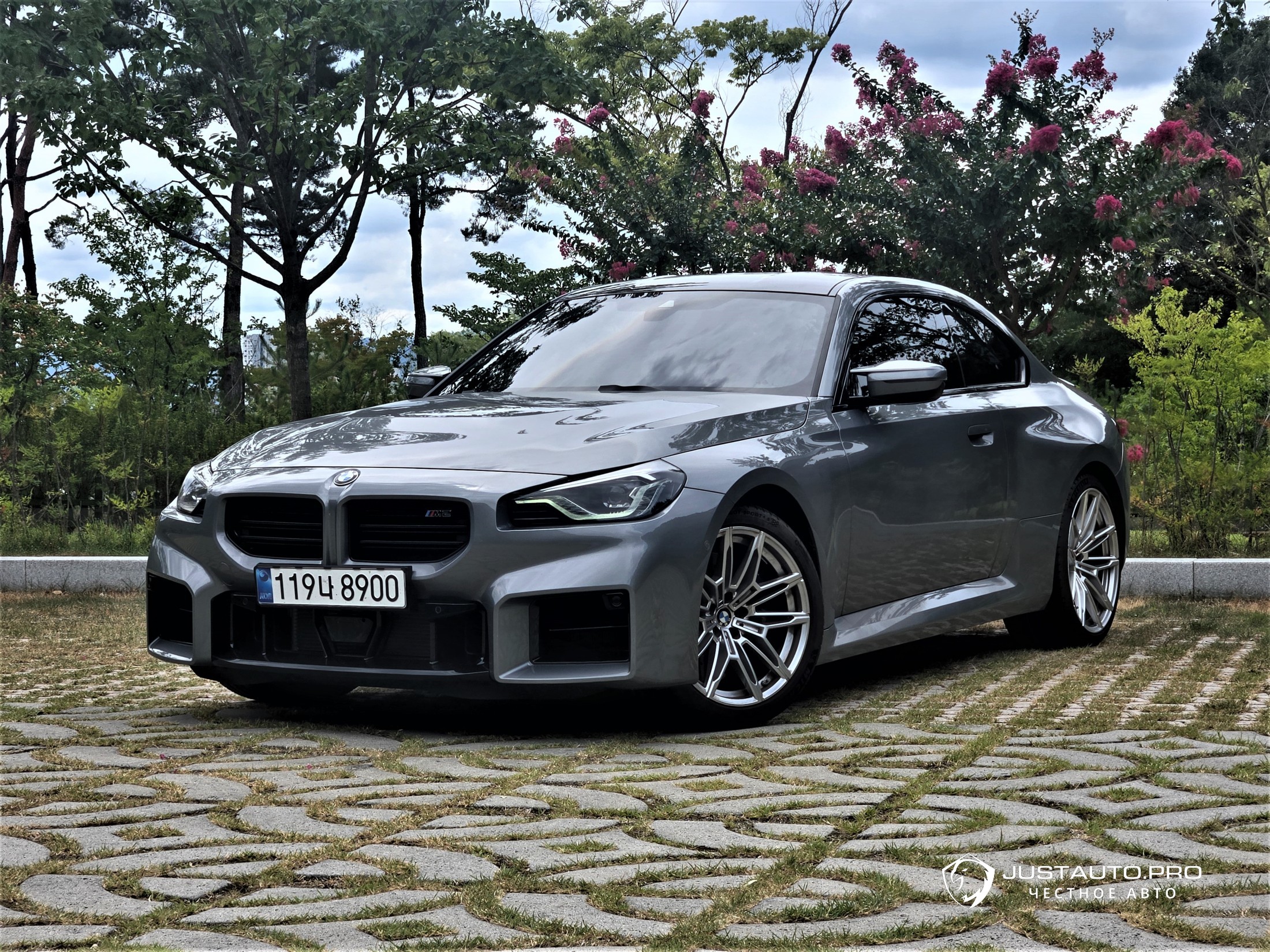 Автомобиль BMW M2