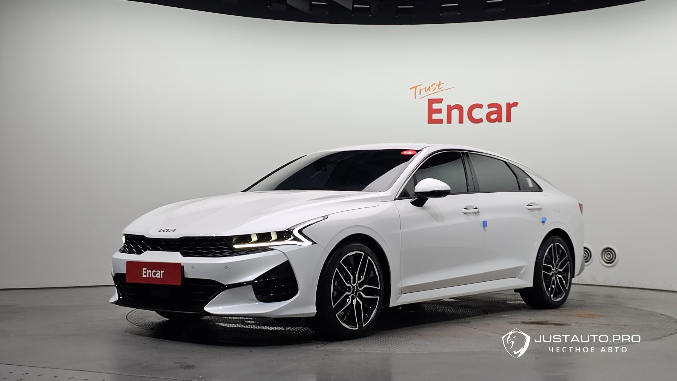 Автомобиль Kia K5