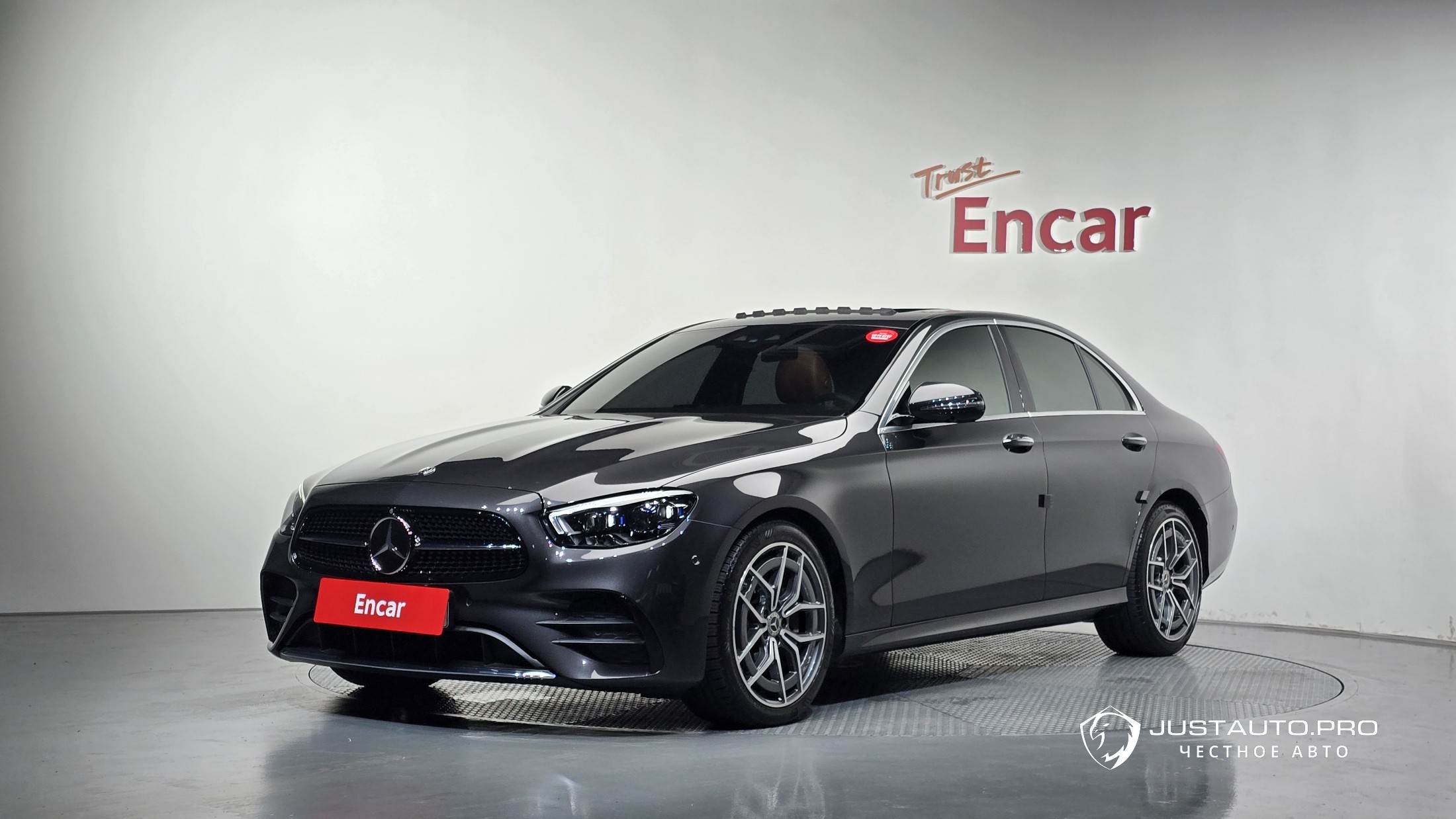 Автомобиль Mercedes-Benz E-Class