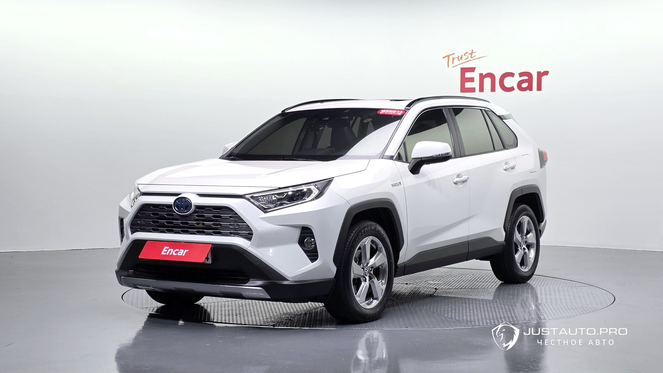 Автомобиль Toyota RAV4