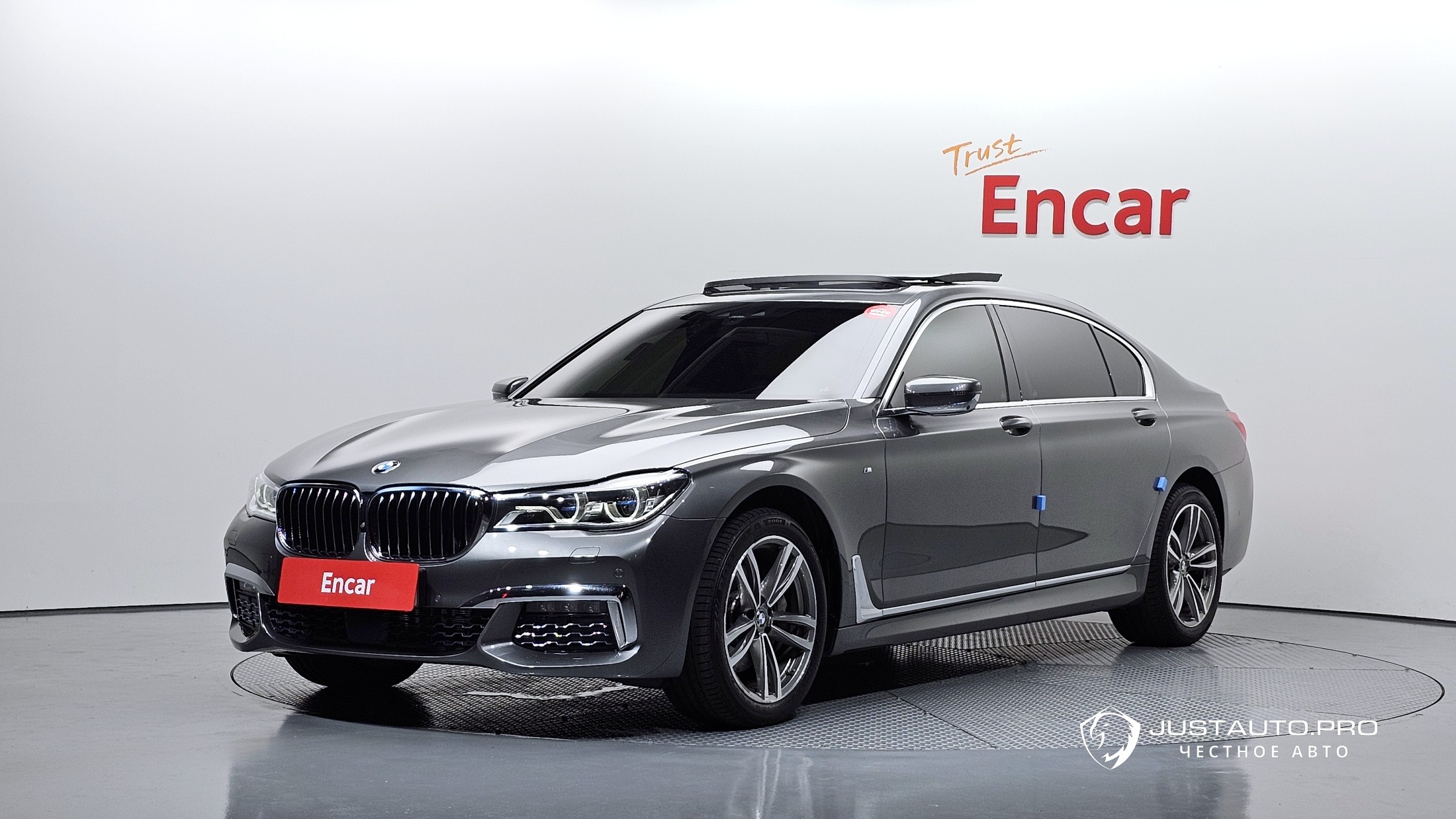 Автомобиль BMW 7-Series