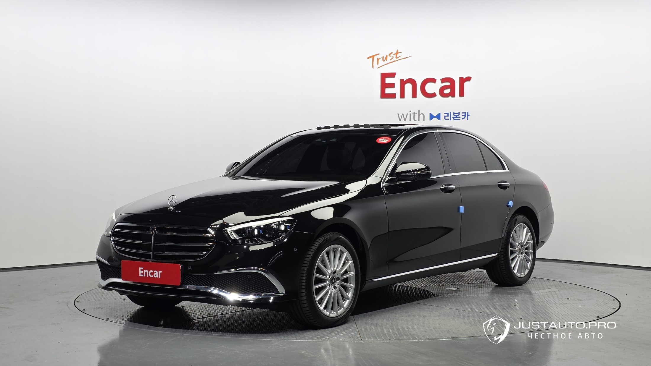 Автомобиль Mercedes-Benz E-Class