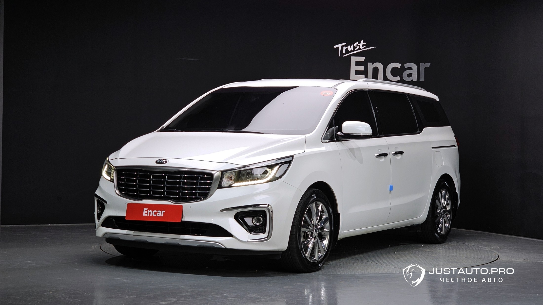 Автомобиль Kia Canival