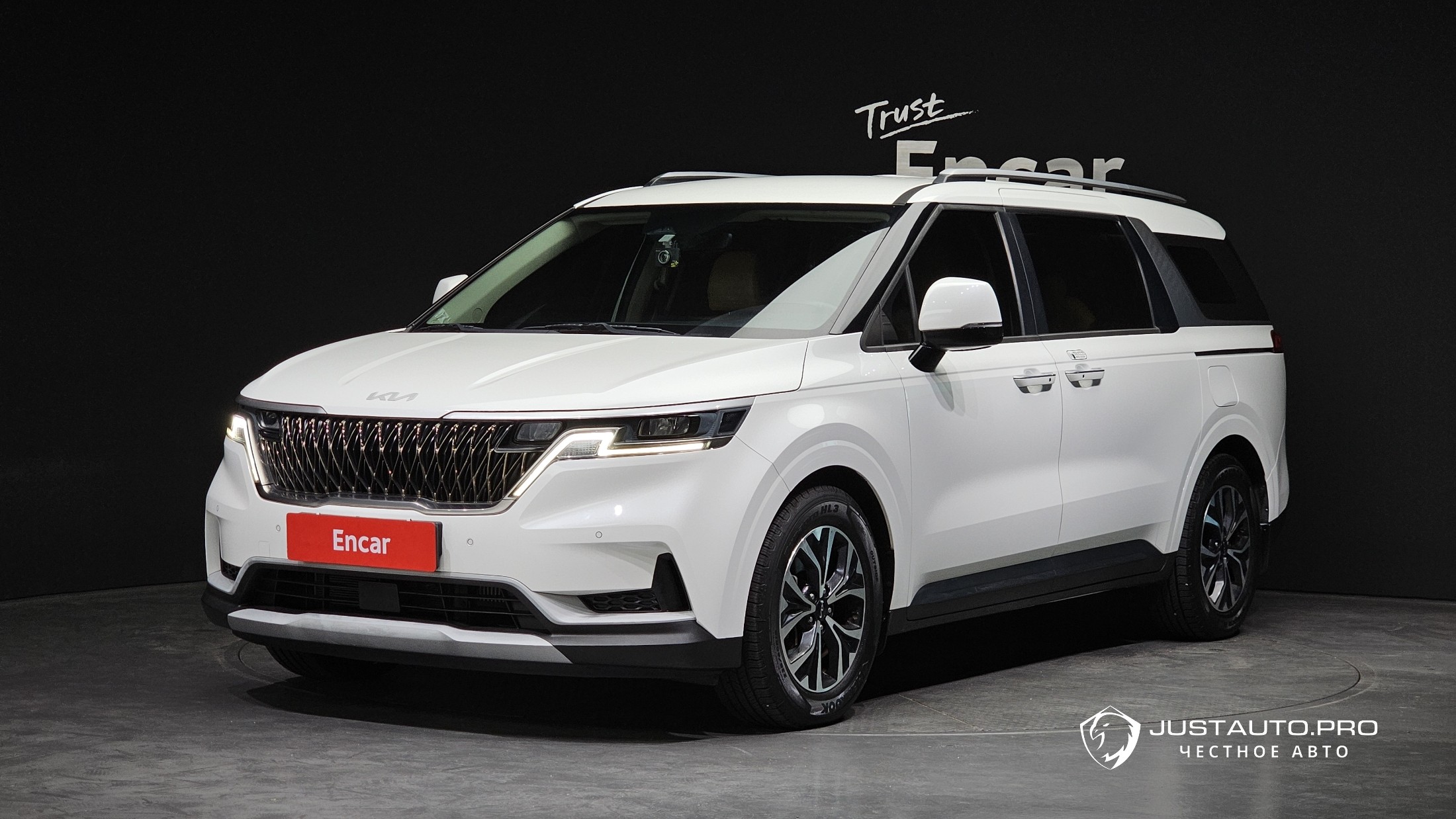 Автомобиль Kia Canival