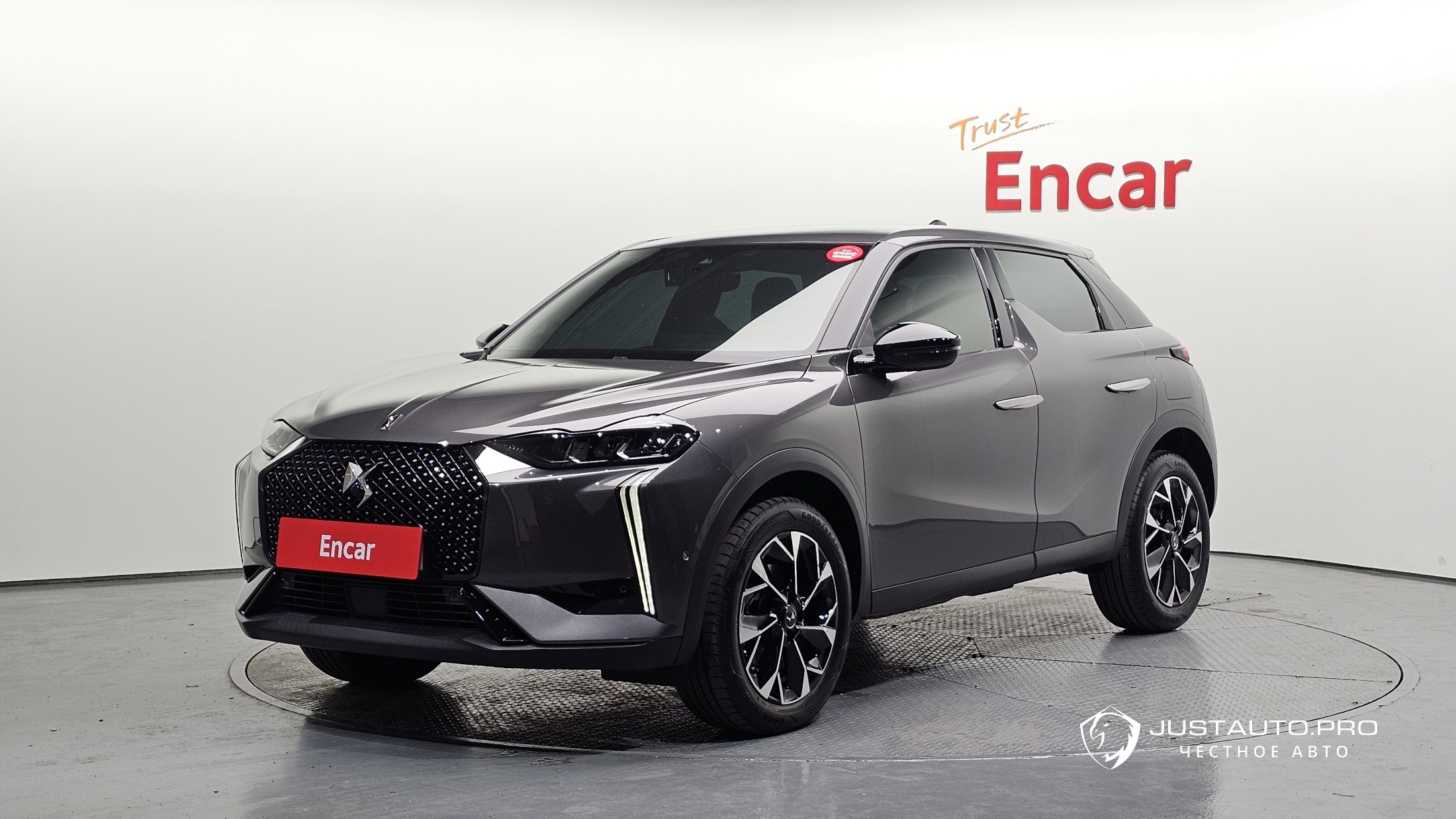 Автомобиль Citroen-DS DS3