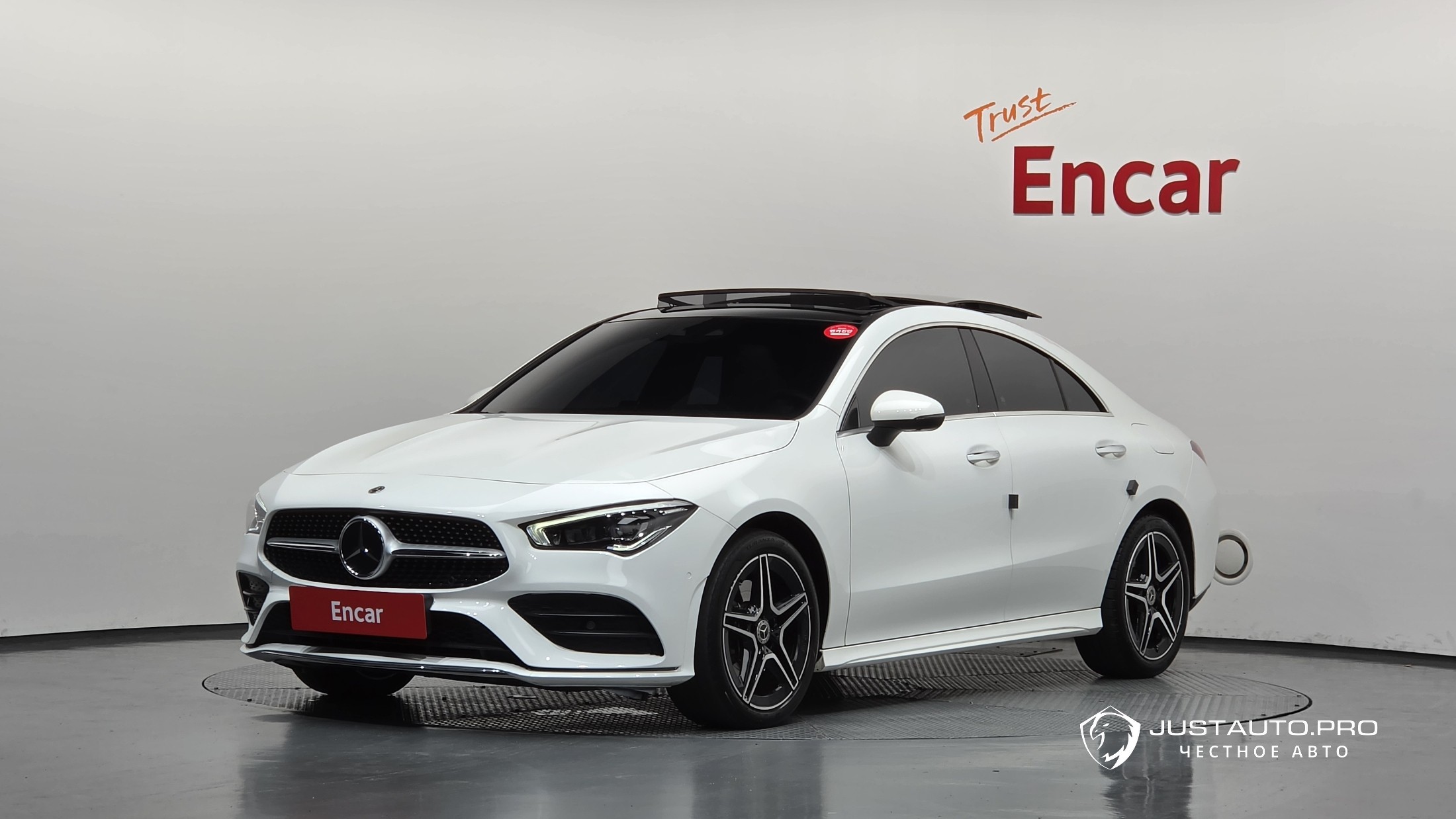 Автомобиль Mercedes-Benz CLA-Class