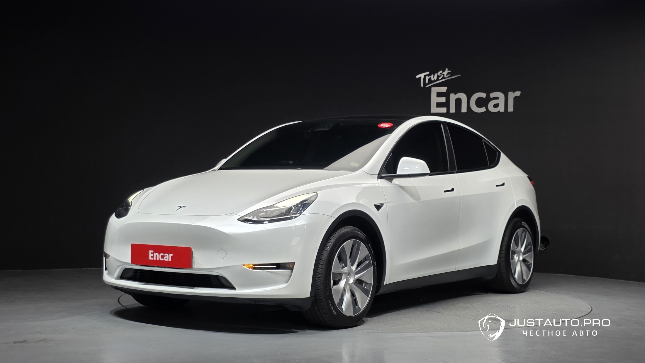 Автомобиль Tesla Model Y