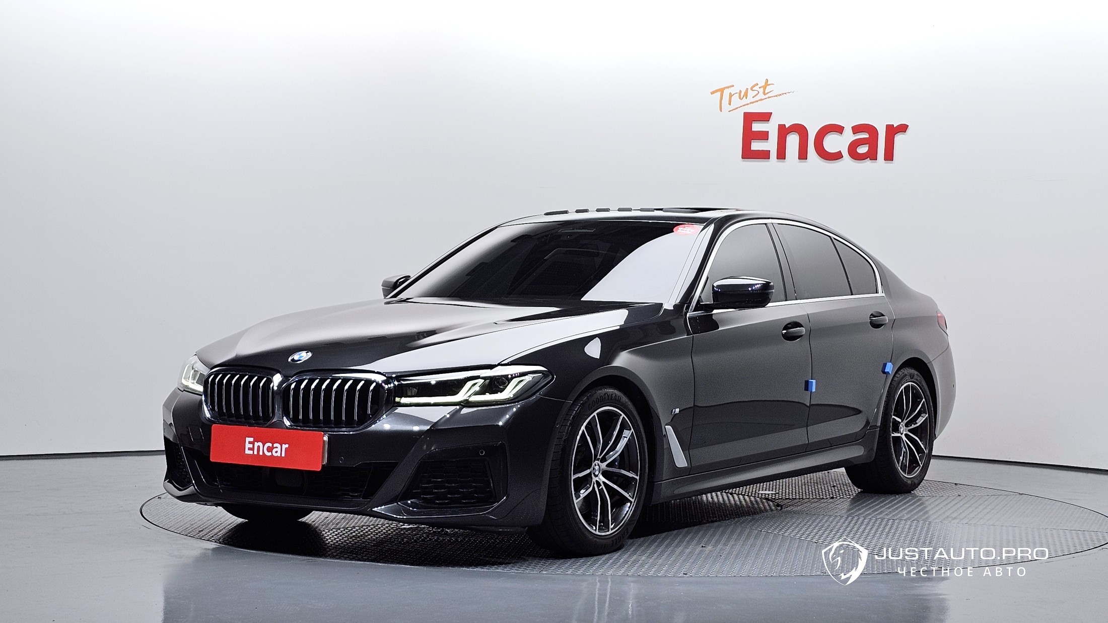 Автомобиль BMW 5-Series