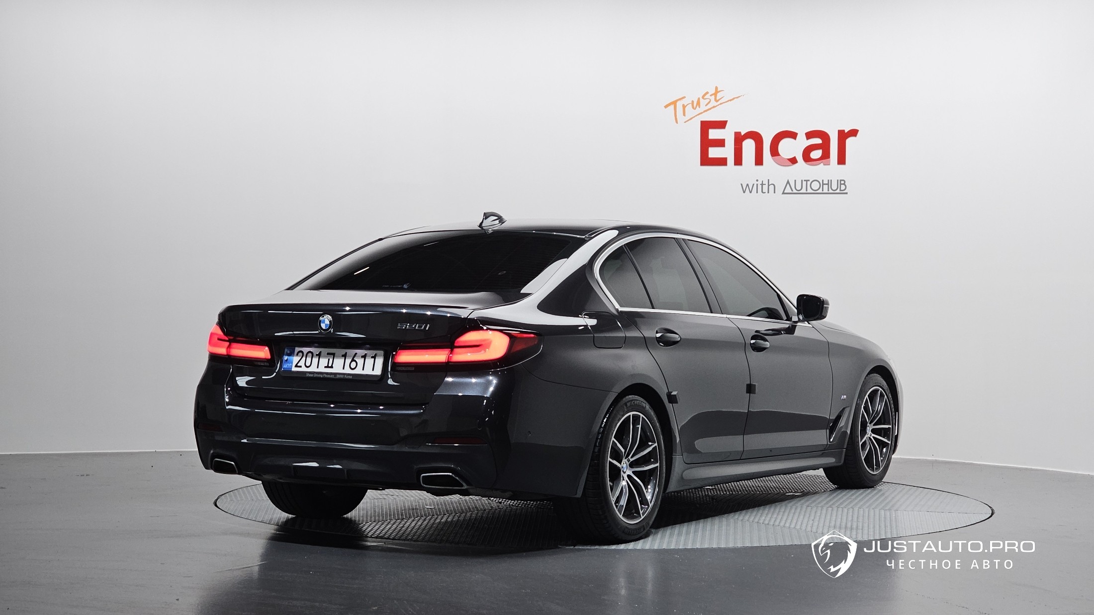 Автомобиль BMW 5-Series