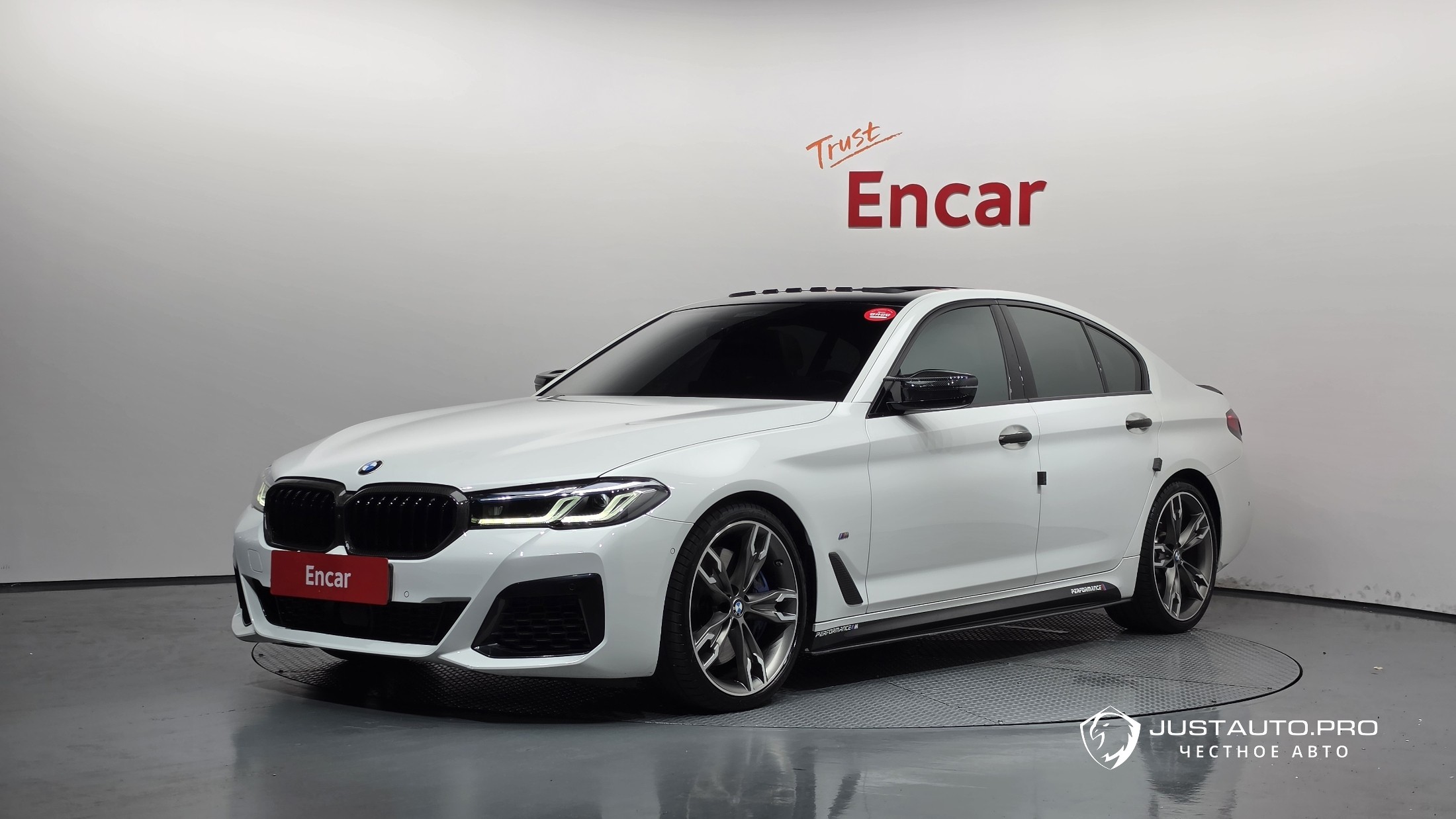 Автомобиль BMW 5-Series
