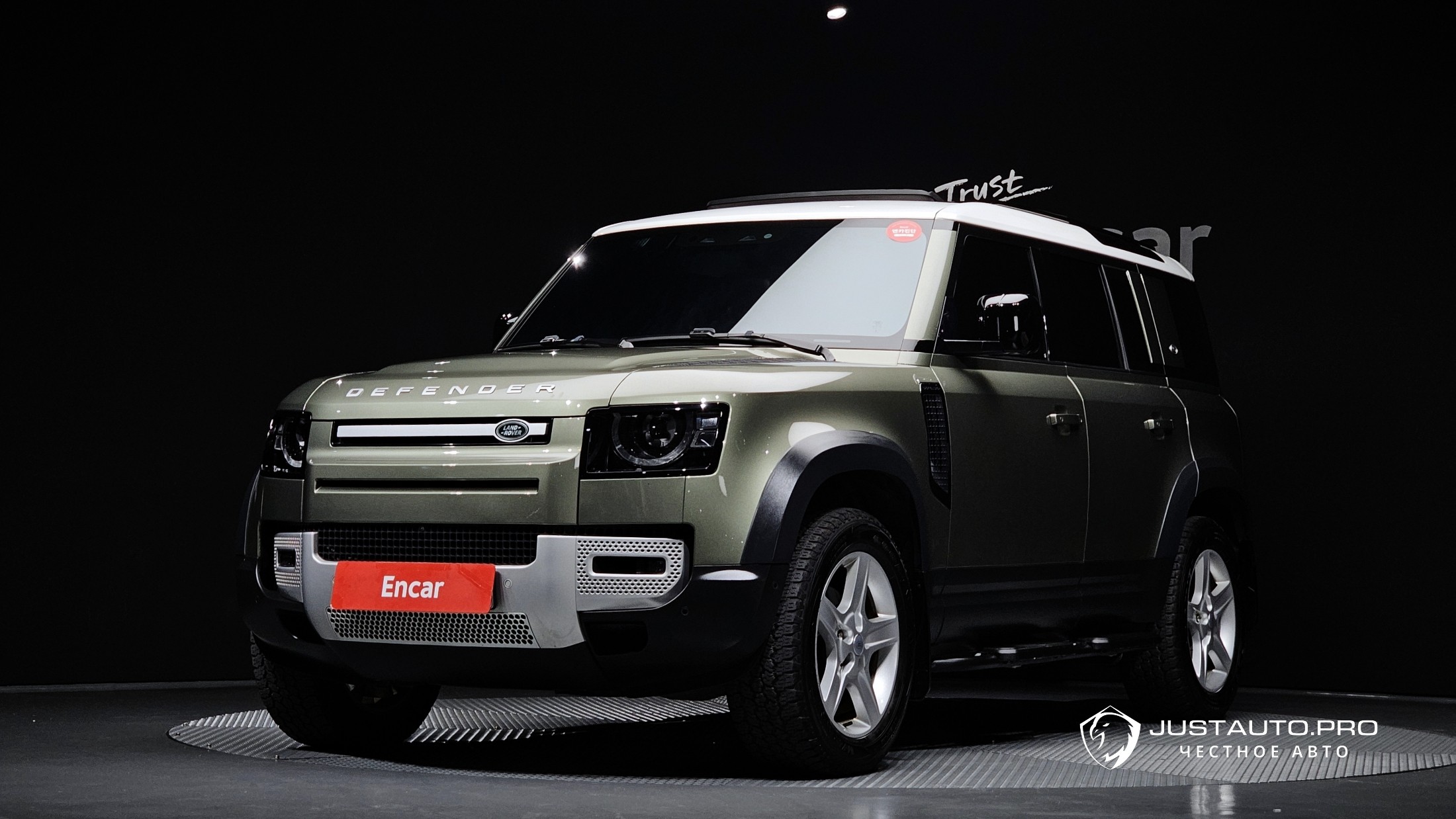 Автомобиль Land Rover Defender