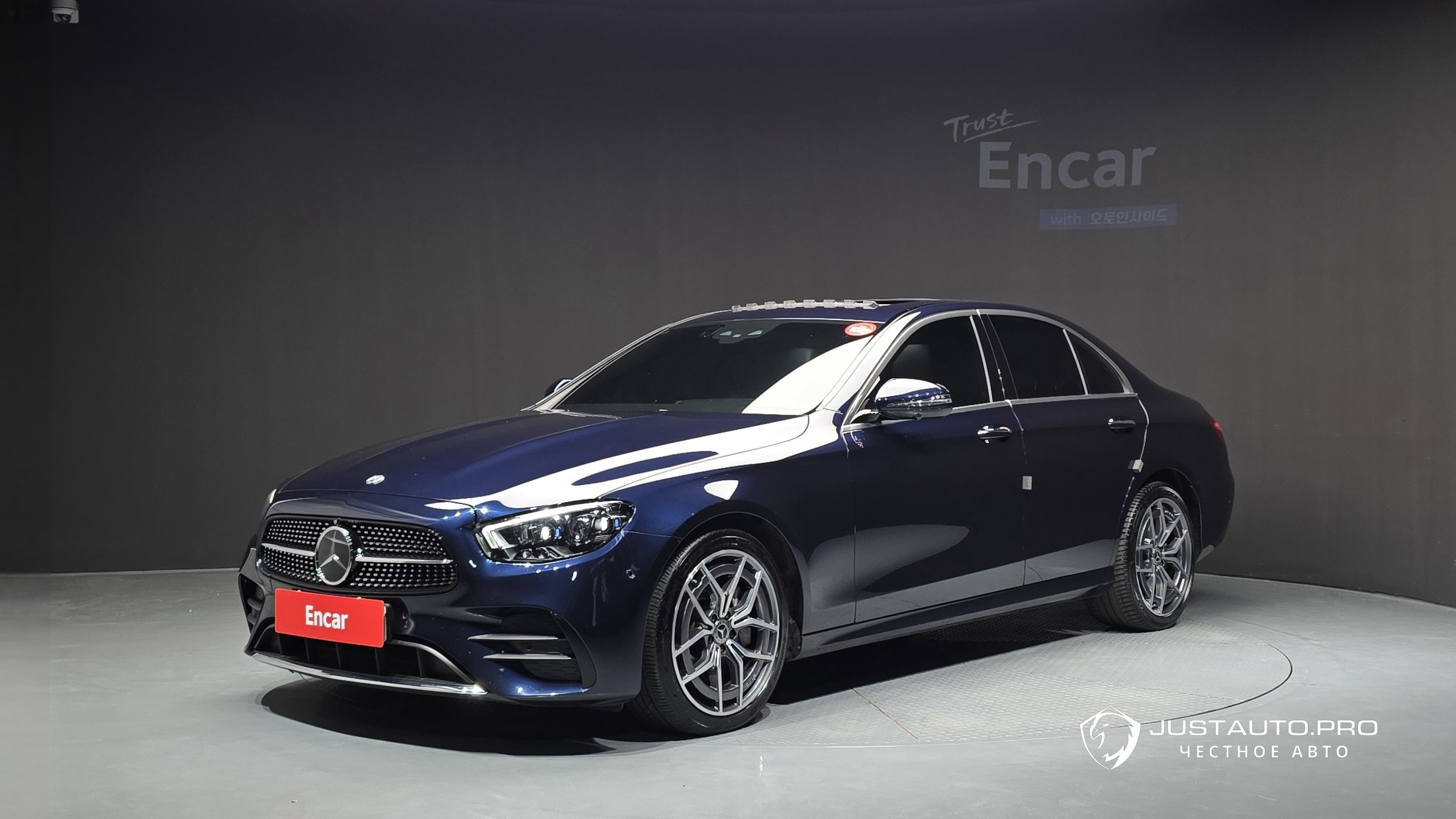Автомобиль Mercedes-Benz E-Class