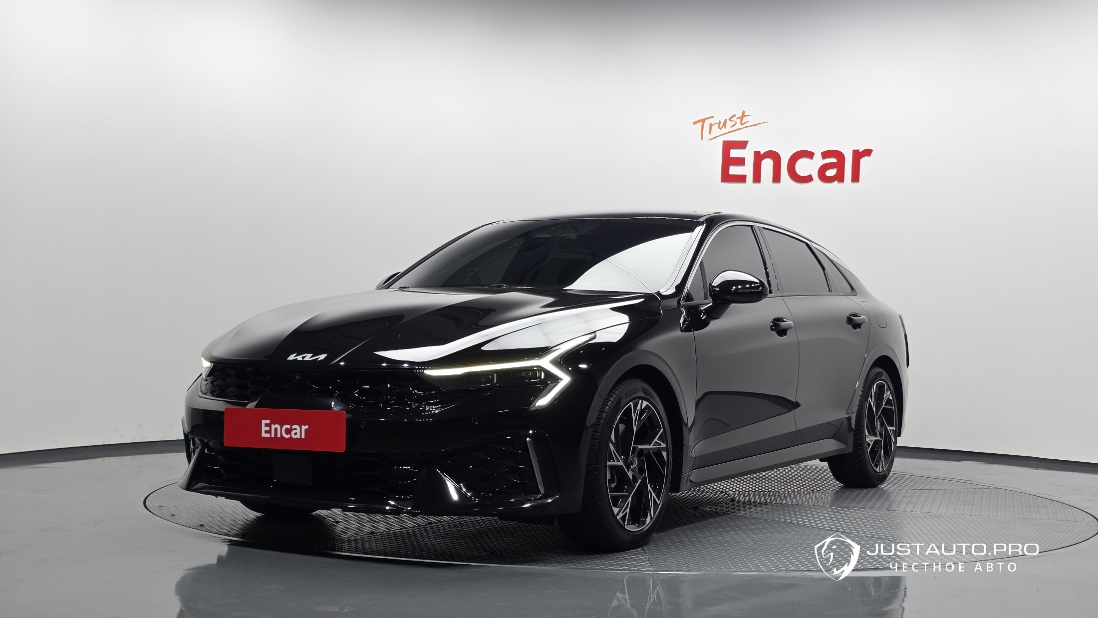 Автомобиль Kia K5