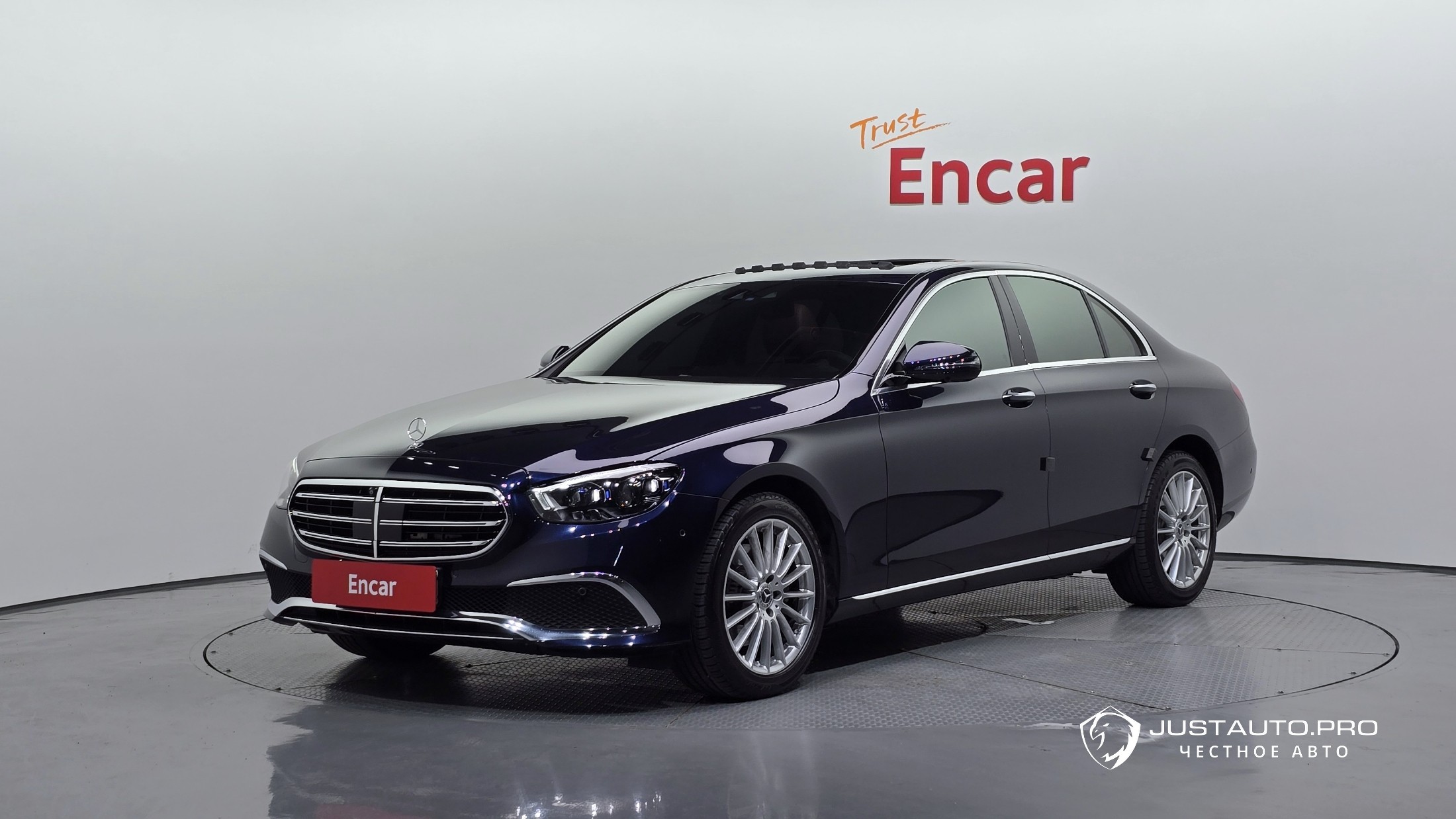 Автомобиль Mercedes-Benz E-Class