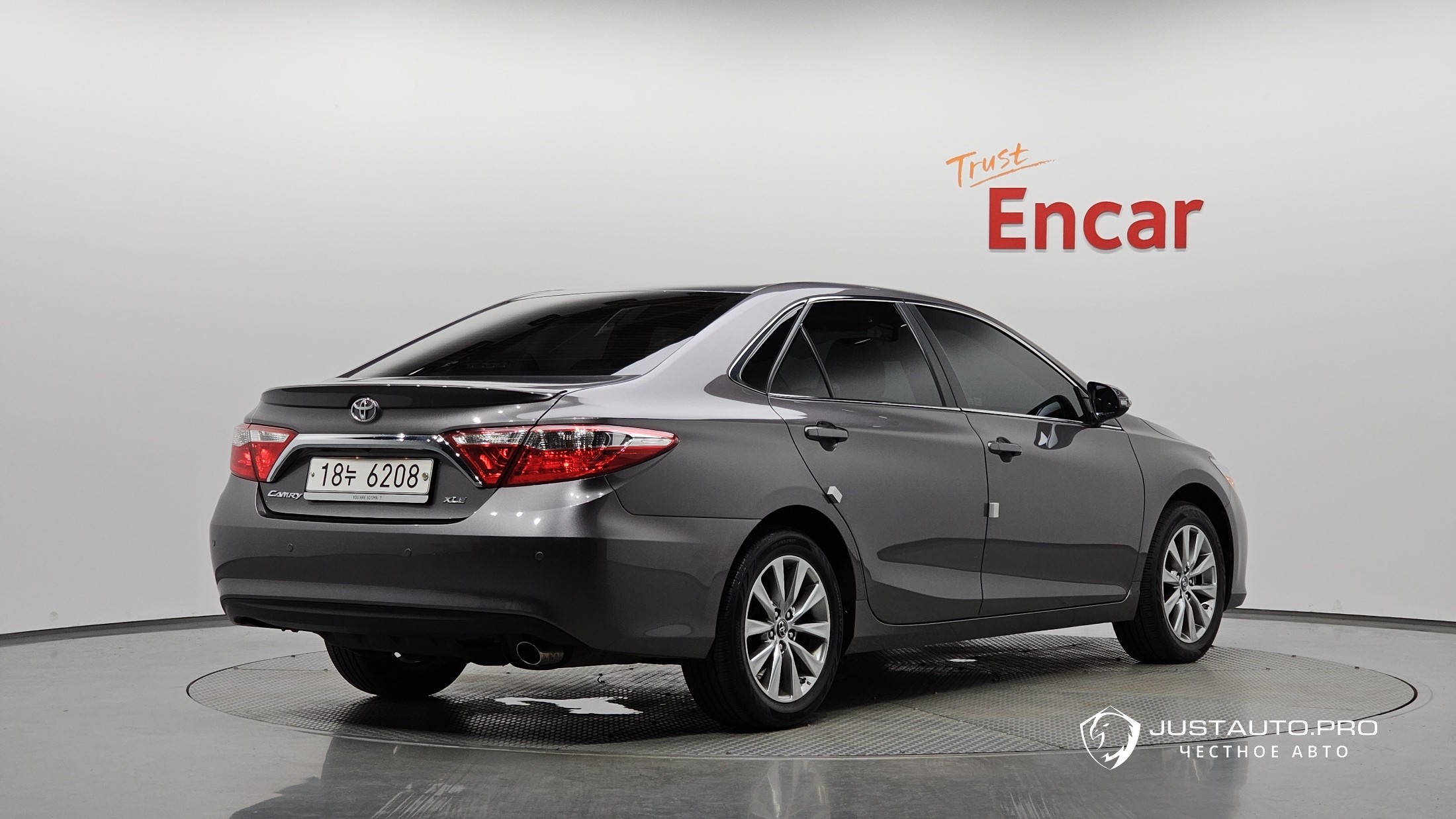 Автомобиль Toyota Camry