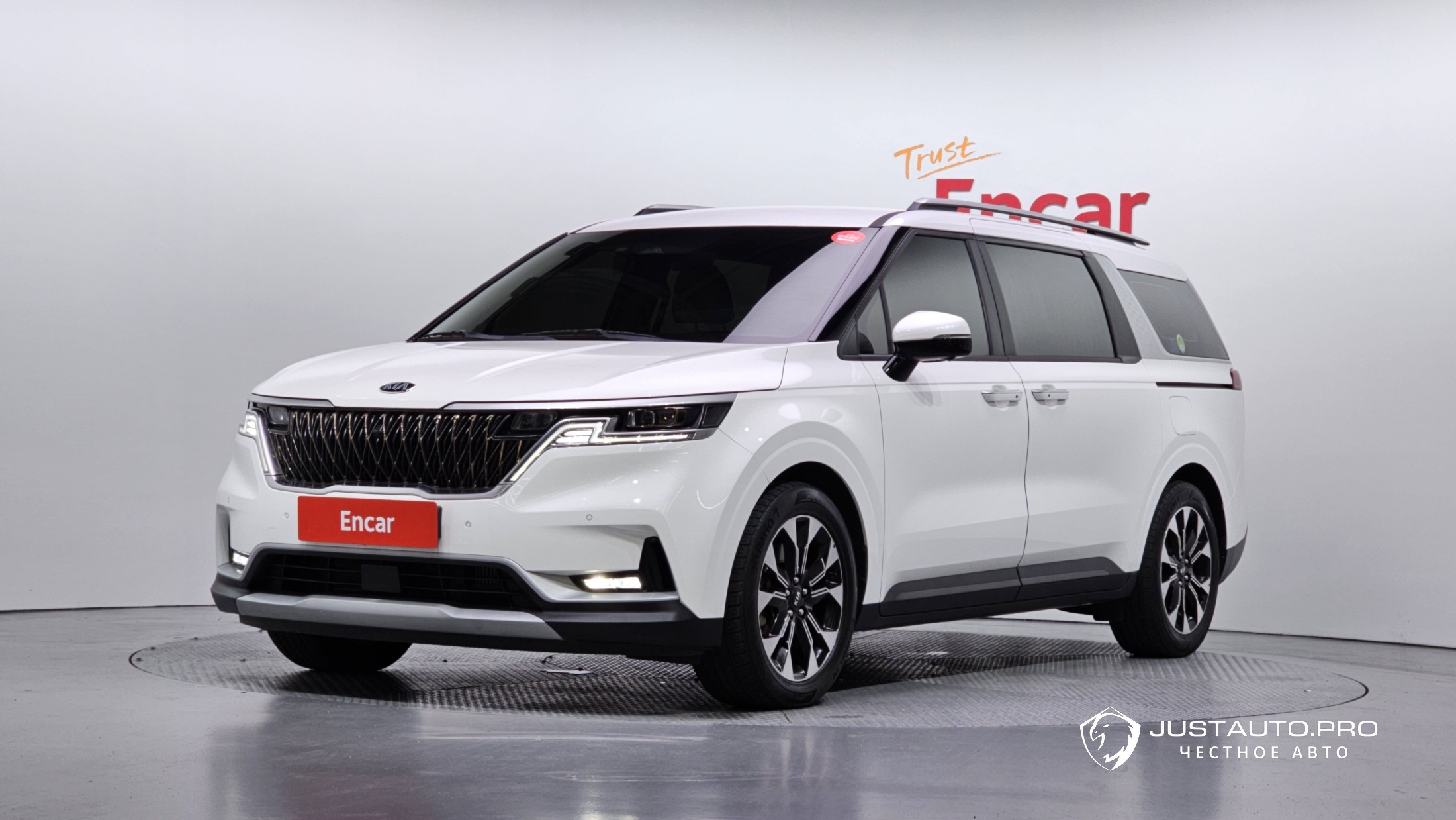 Автомобиль Kia Canival