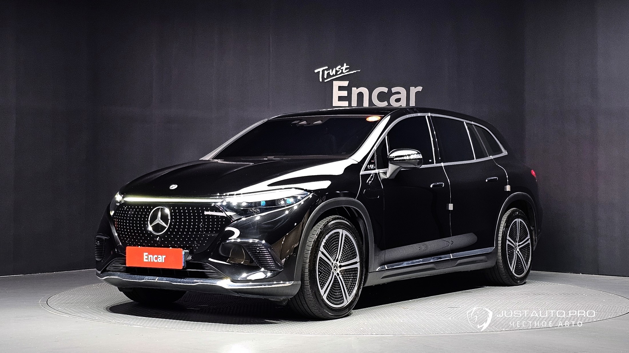 Автомобиль Mercedes-Benz EQS
