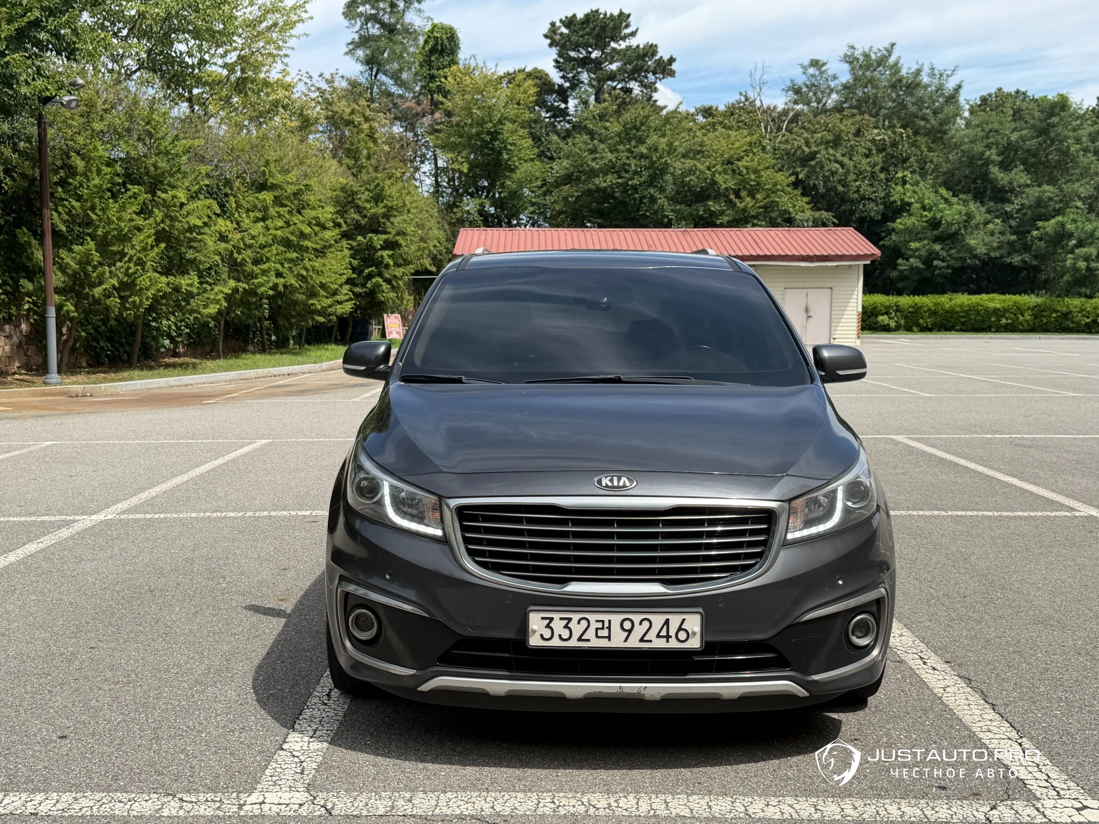 Автомобиль Kia Canival