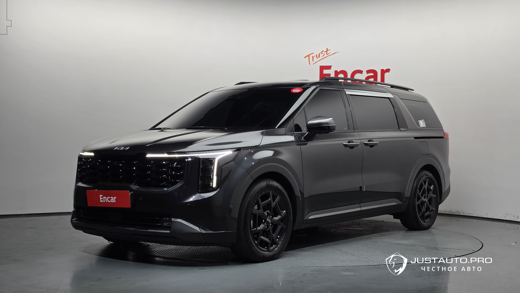 Автомобиль Kia Canival