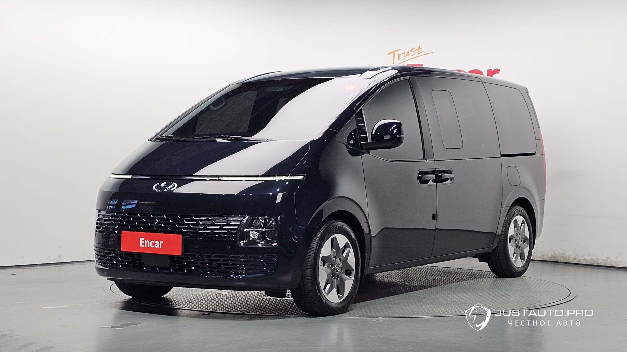 Автомобиль Hyundai Staria