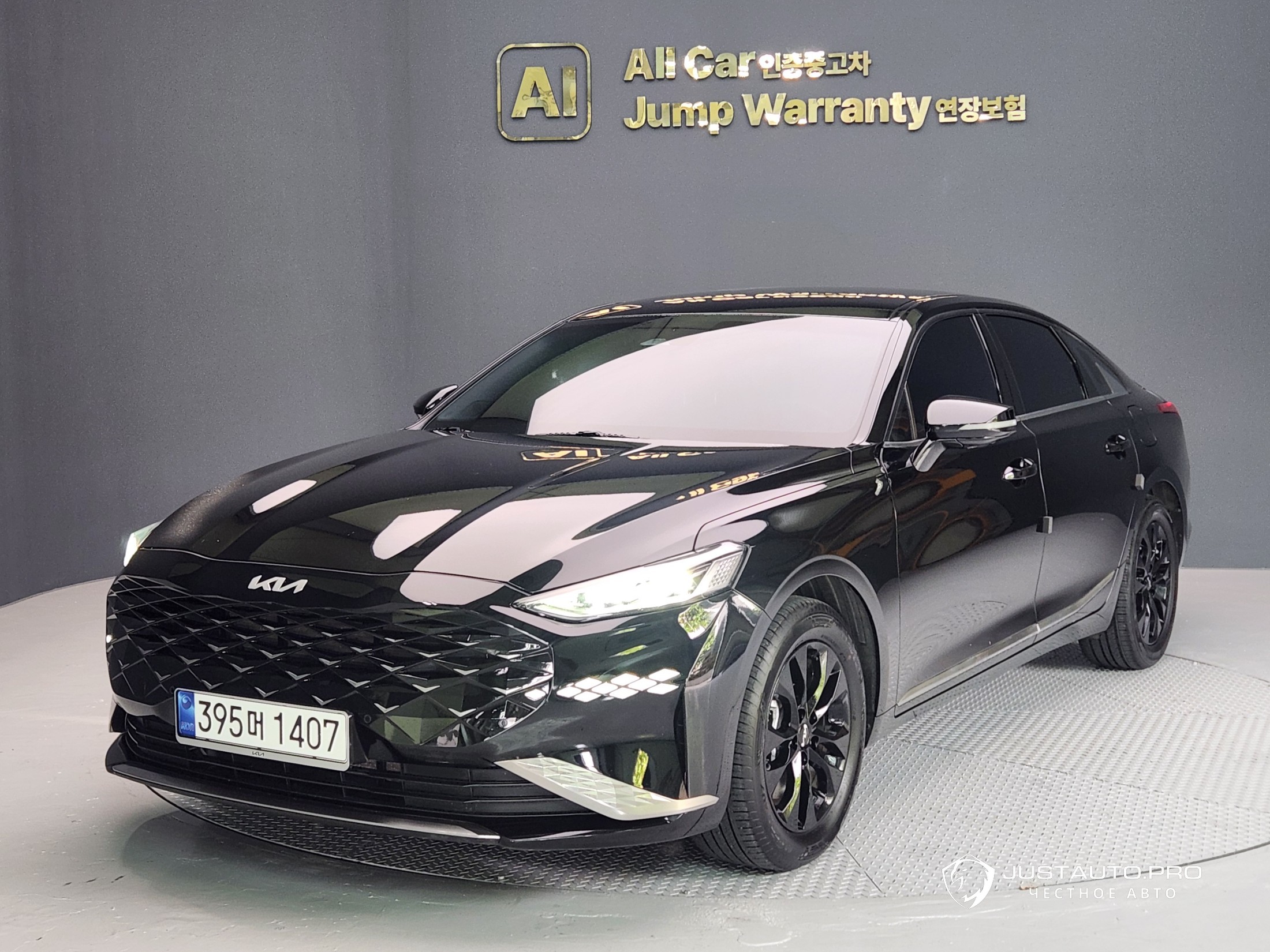 Автомобиль Kia K8
