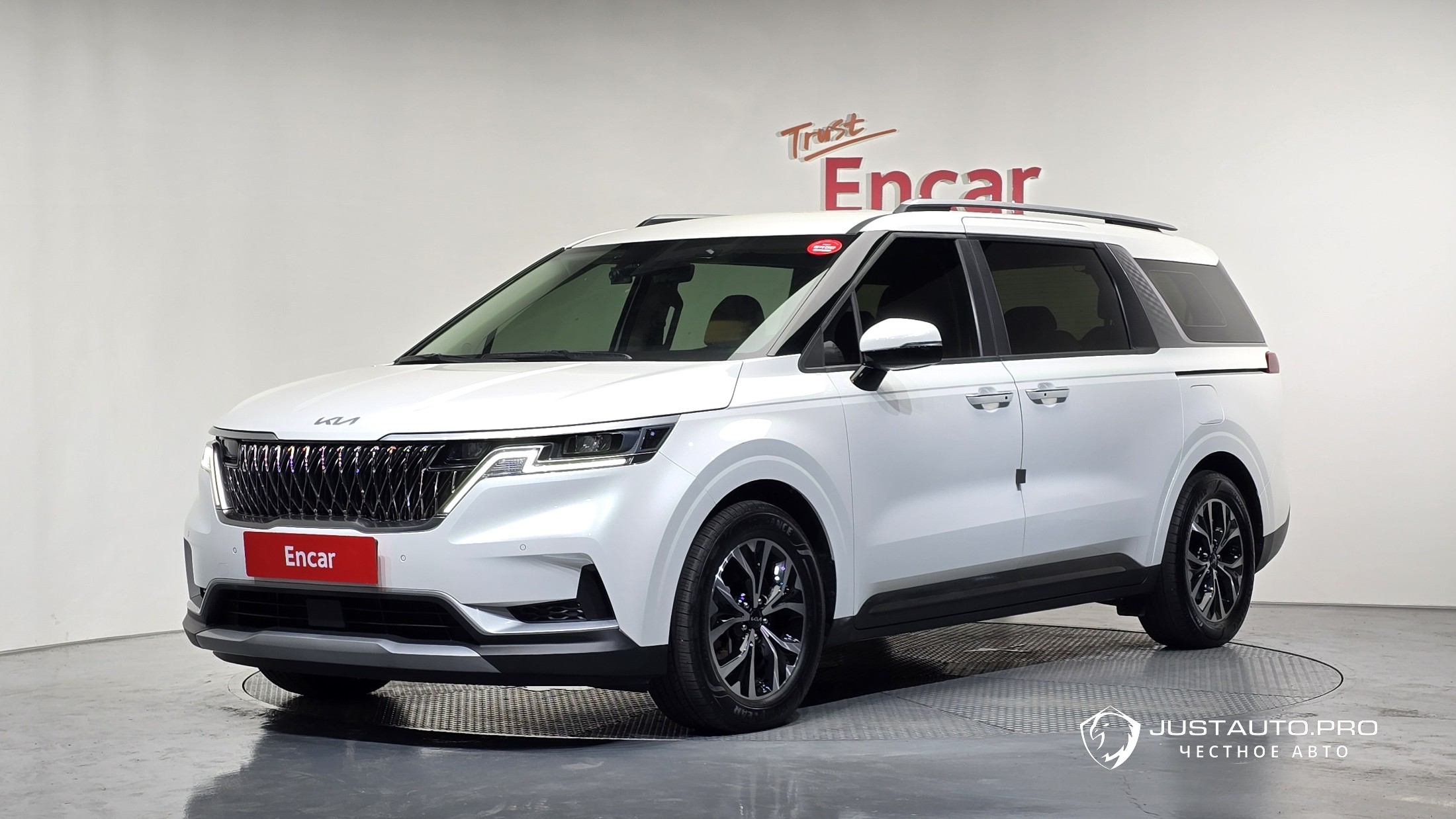 Автомобиль Kia Canival