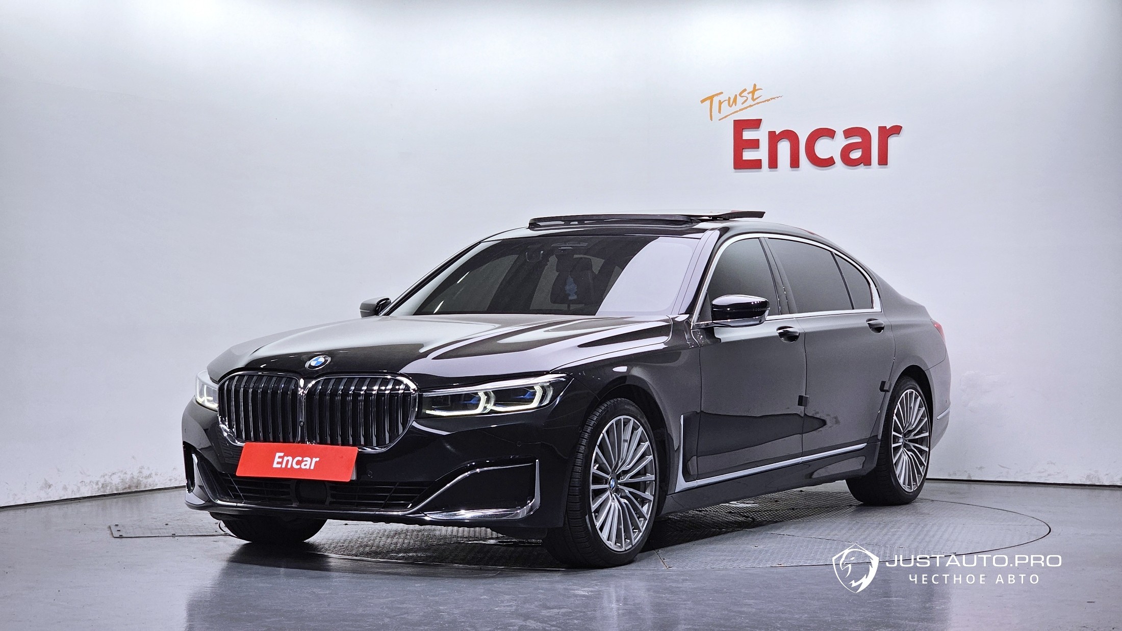 Автомобиль BMW 7-Series
