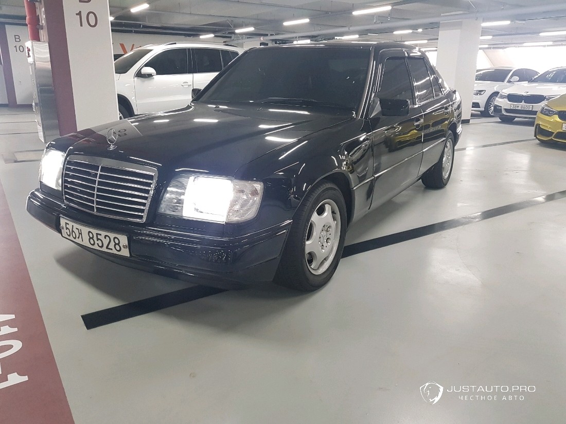Автомобиль Mercedes-Benz E-Class