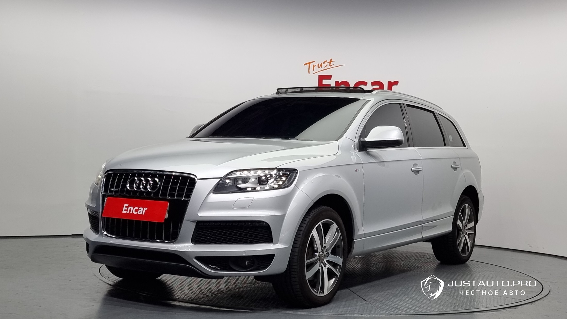 Автомобиль Audi Q7