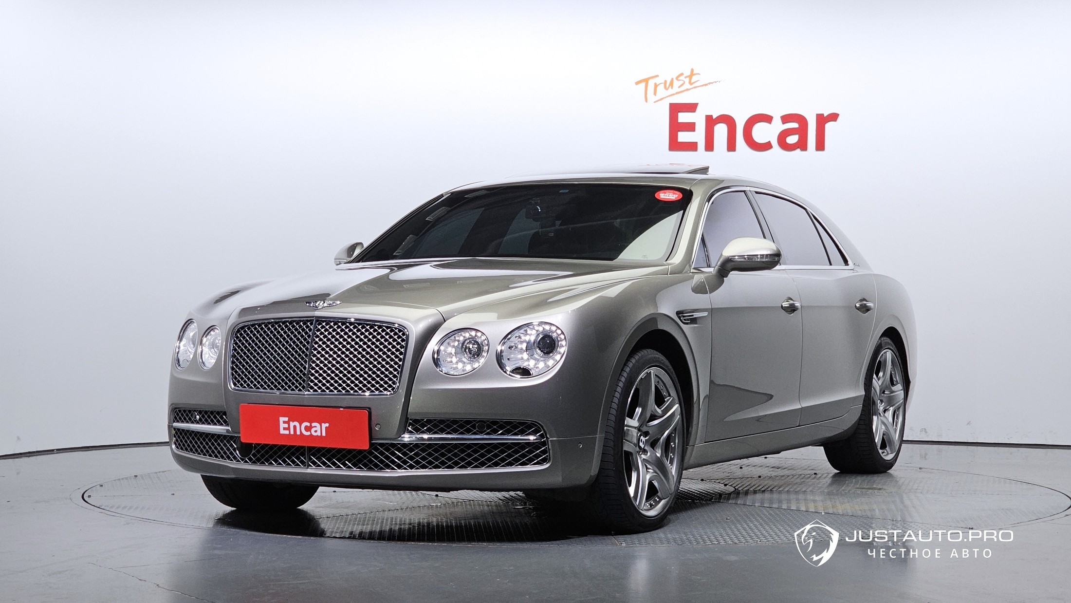 Автомобиль Bentley Flying Spur