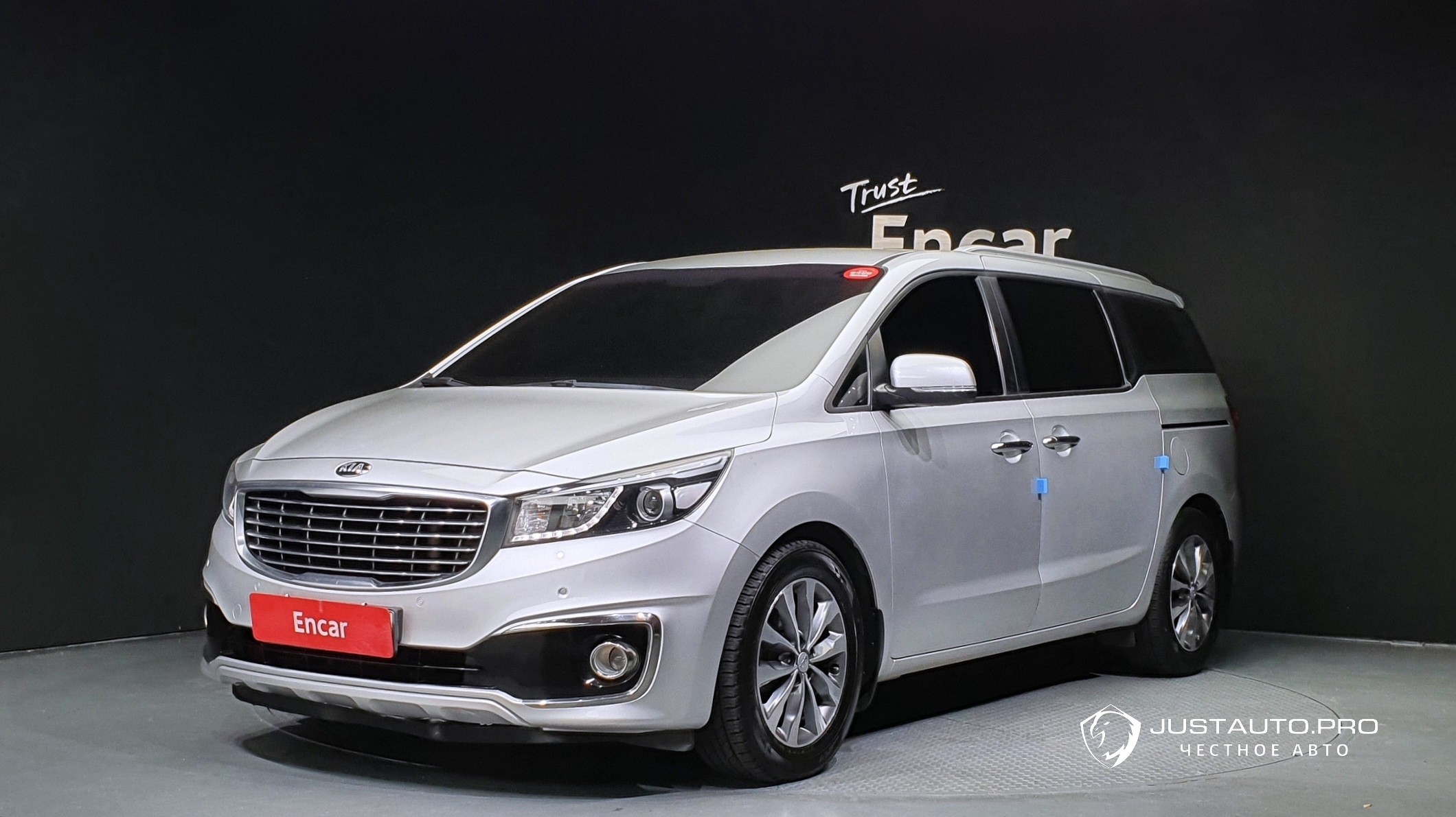 Автомобиль Kia Canival