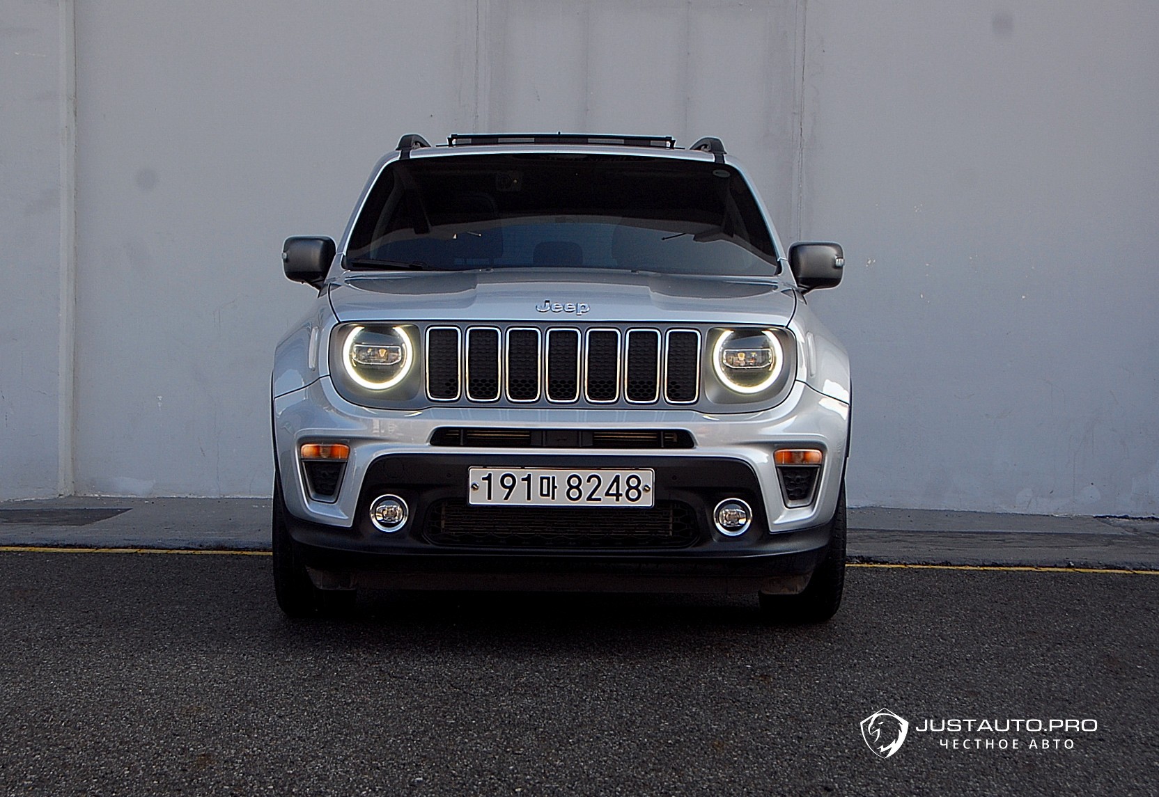 Автомобиль Jeep Renegade