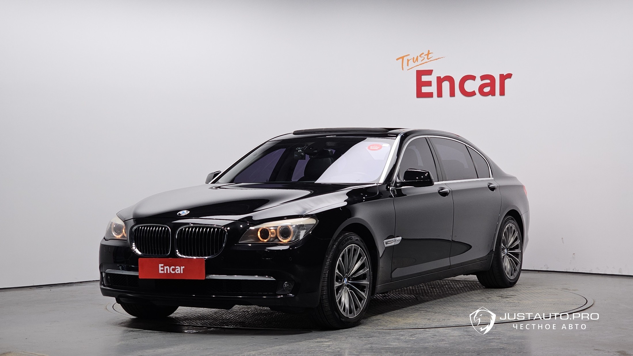 Автомобиль BMW 7-Series
