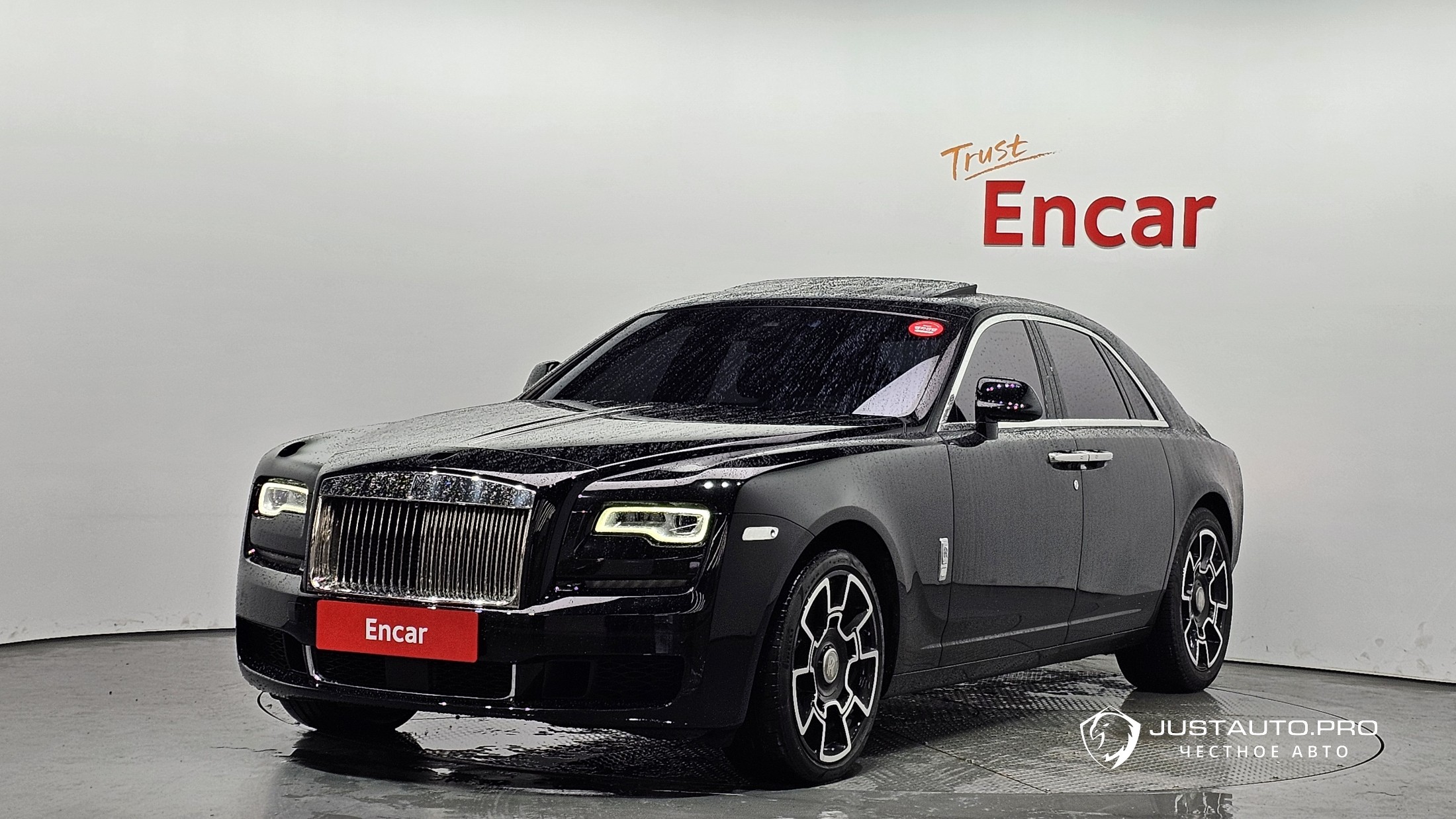 Автомобиль Rolls-Royce Ghost
