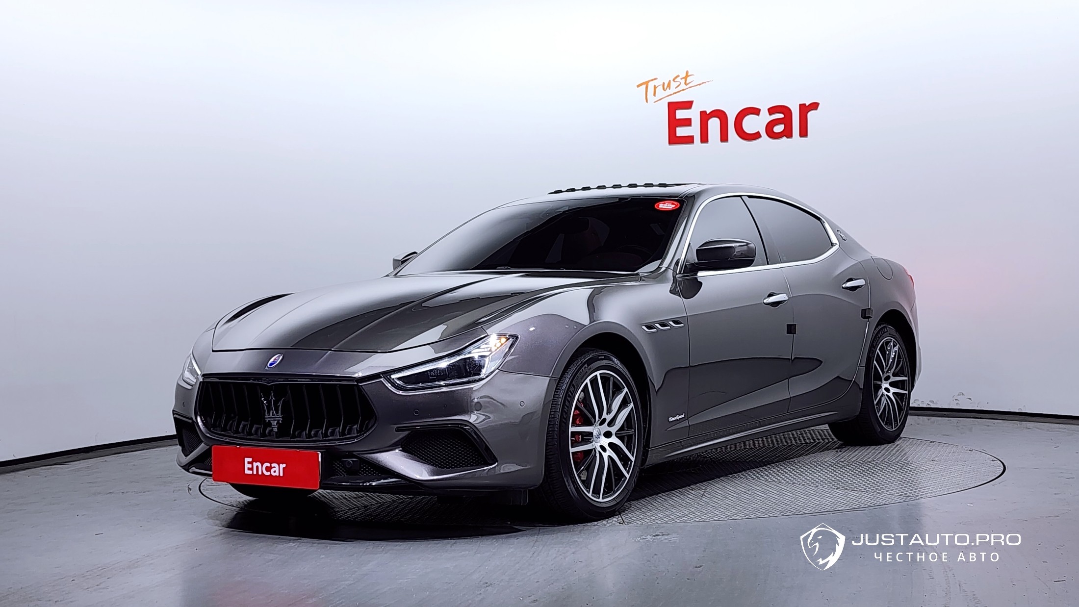 Автомобиль Maserati Ghibli