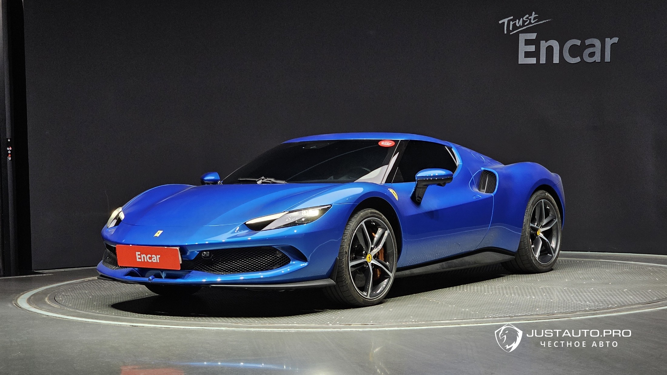 Автомобиль Ferrari 296