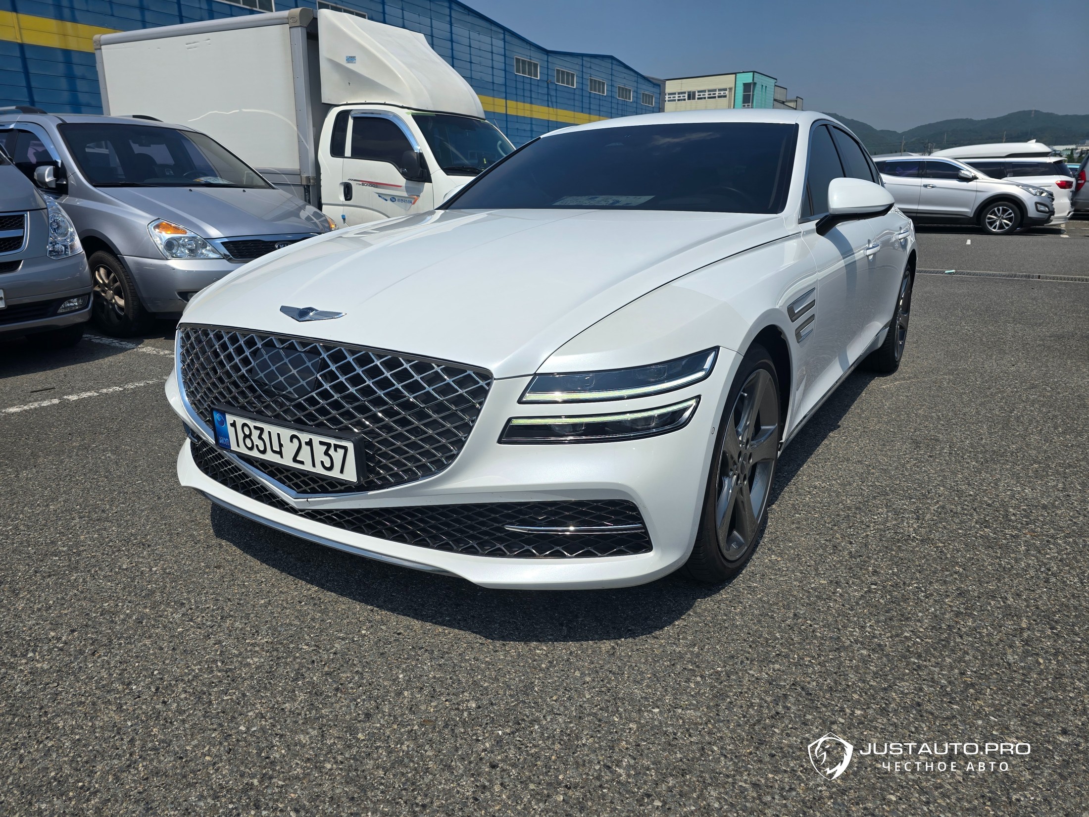 Автомобиль Genesis G80