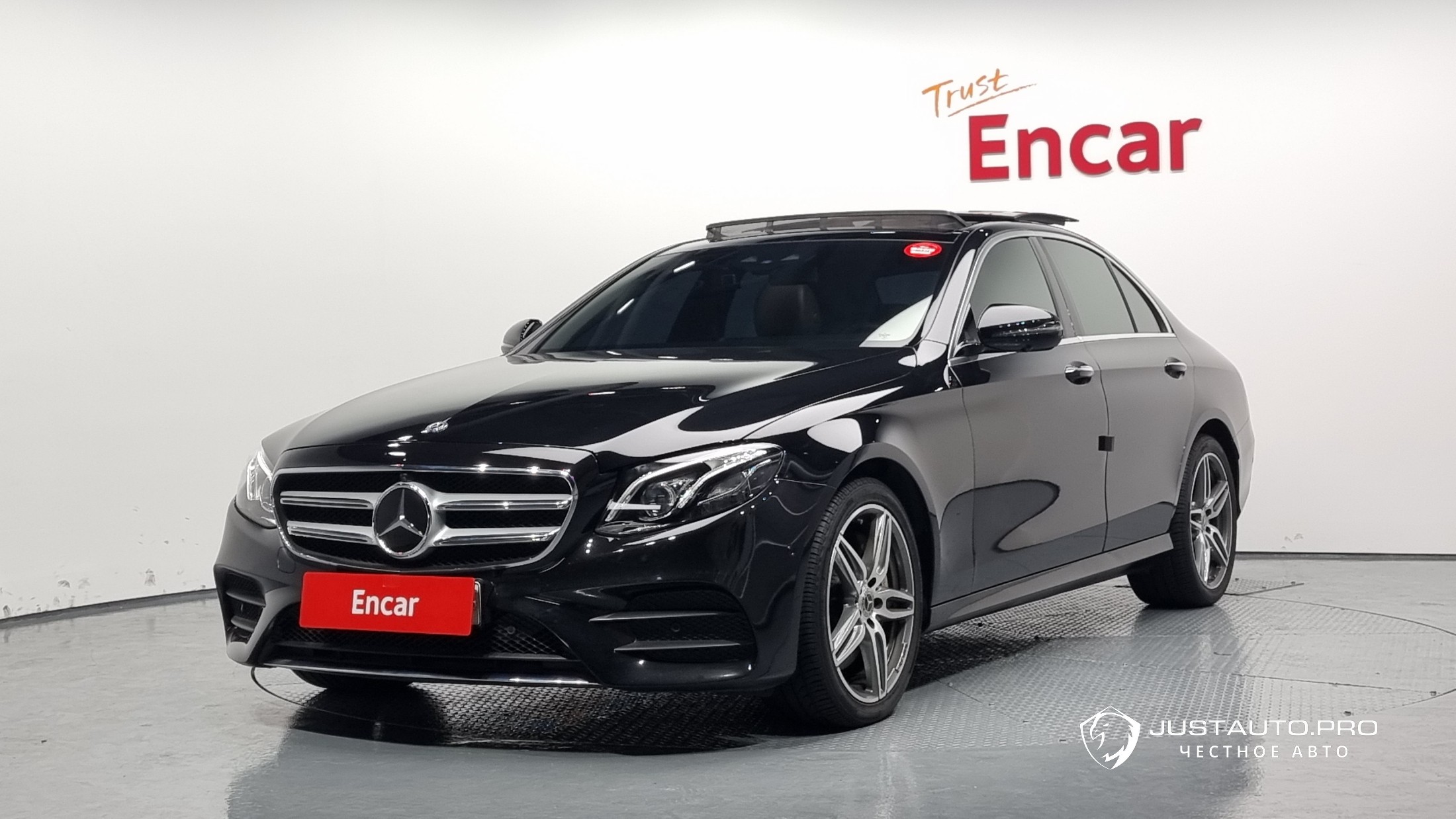 Автомобиль Mercedes-Benz E-Class