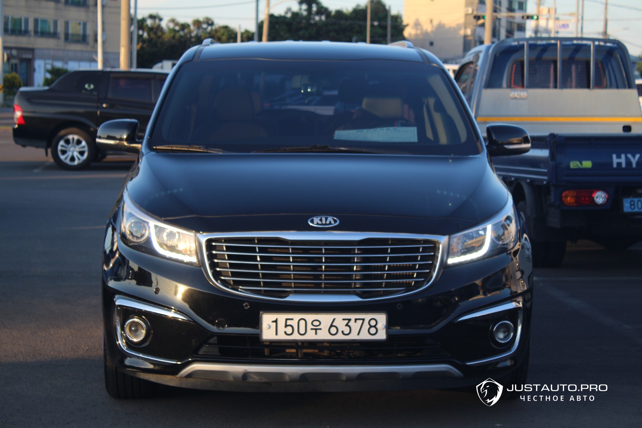 Автомобиль Kia Canival
