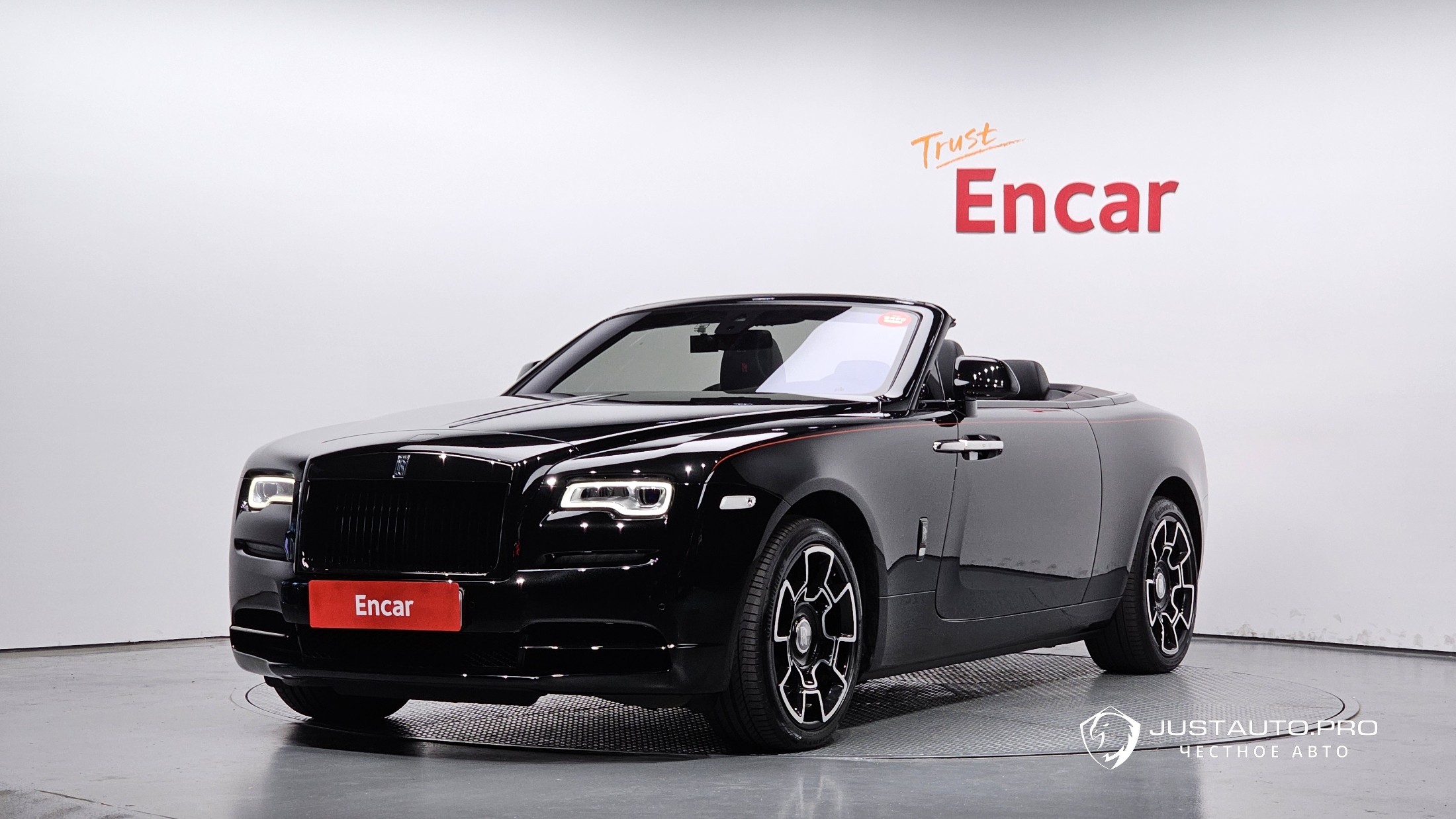 Автомобиль Rolls-Royce Dawn