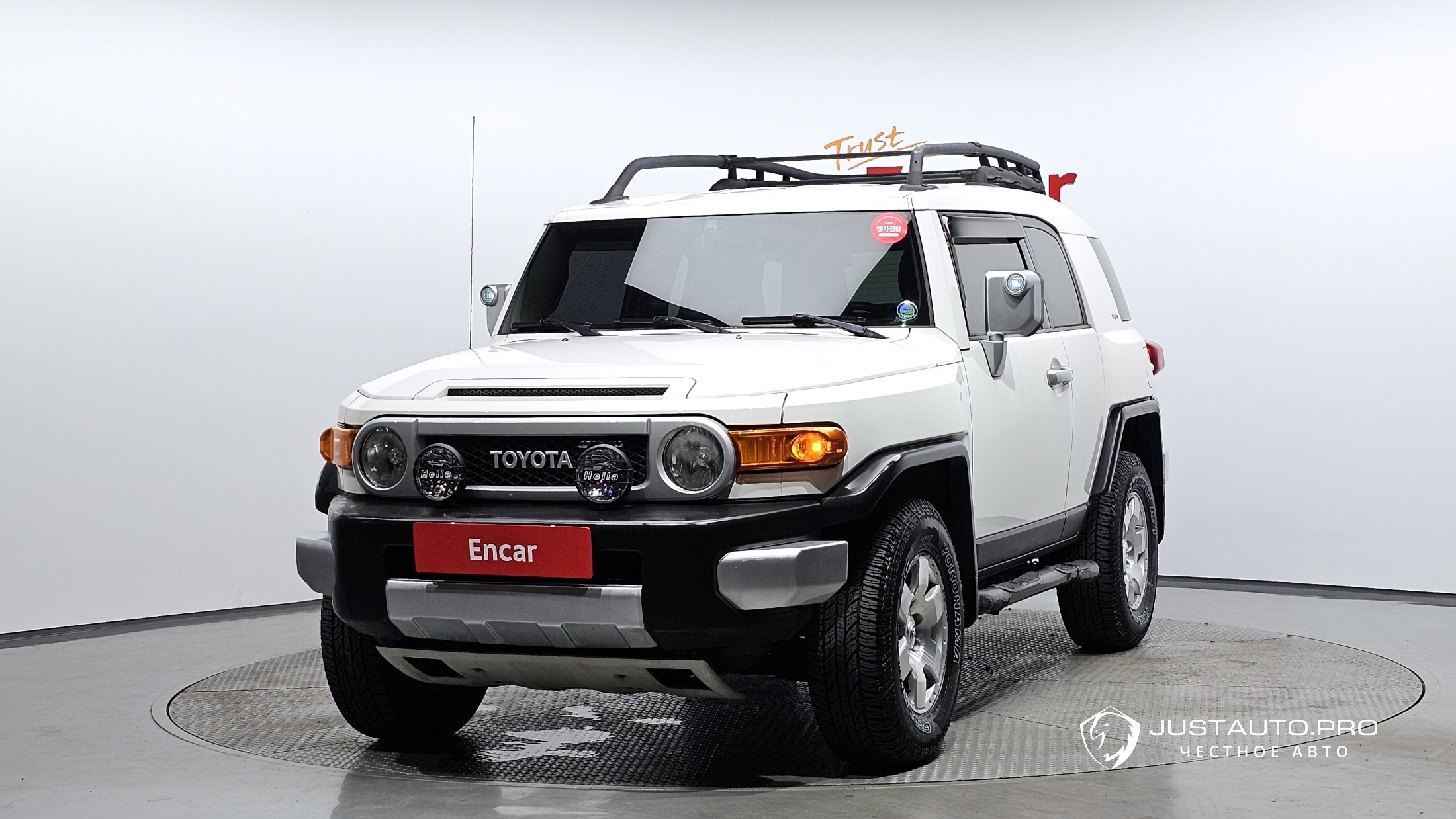 Автомобиль Toyota FJ Cruiser