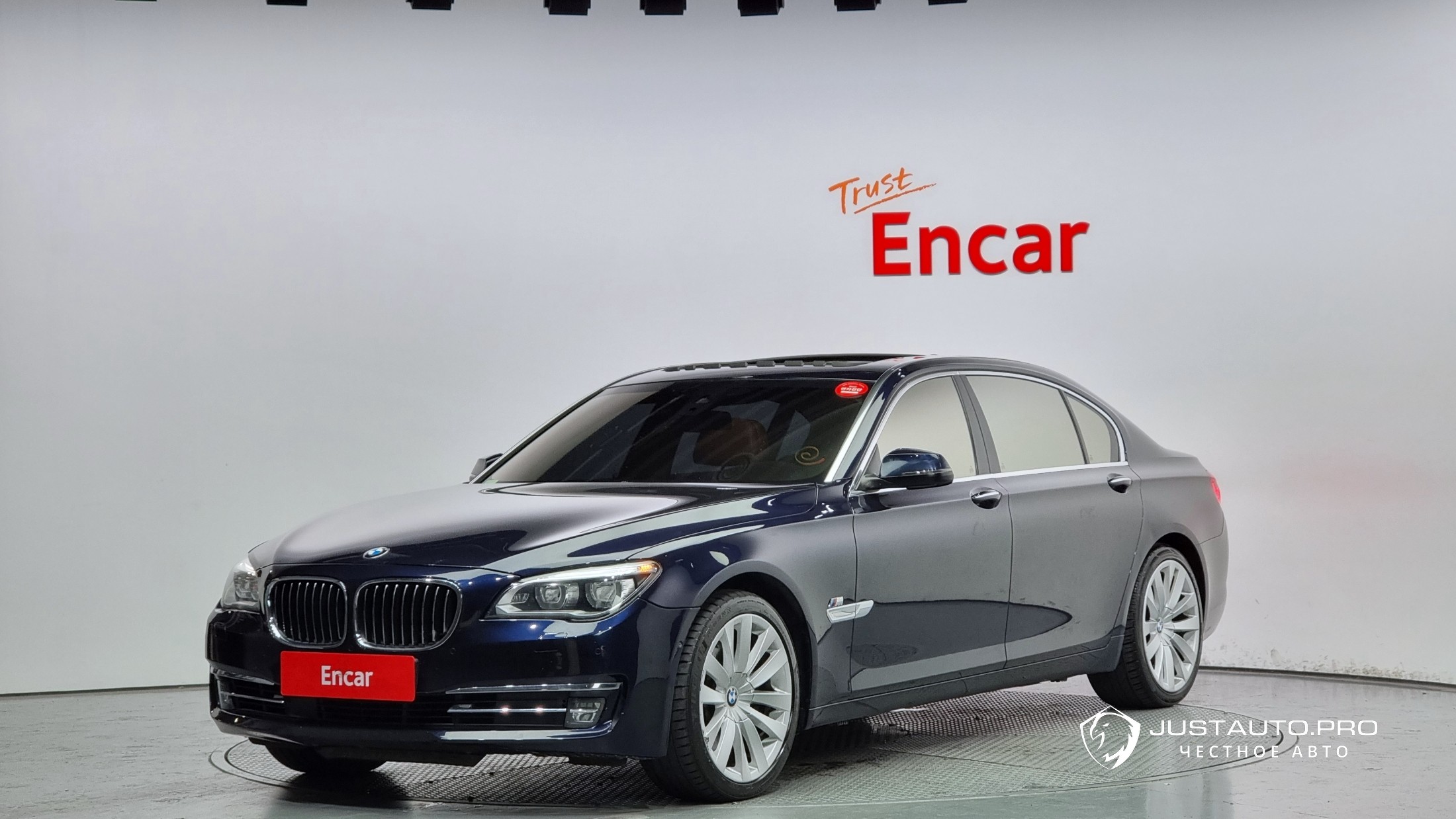 Автомобиль BMW 7-Series
