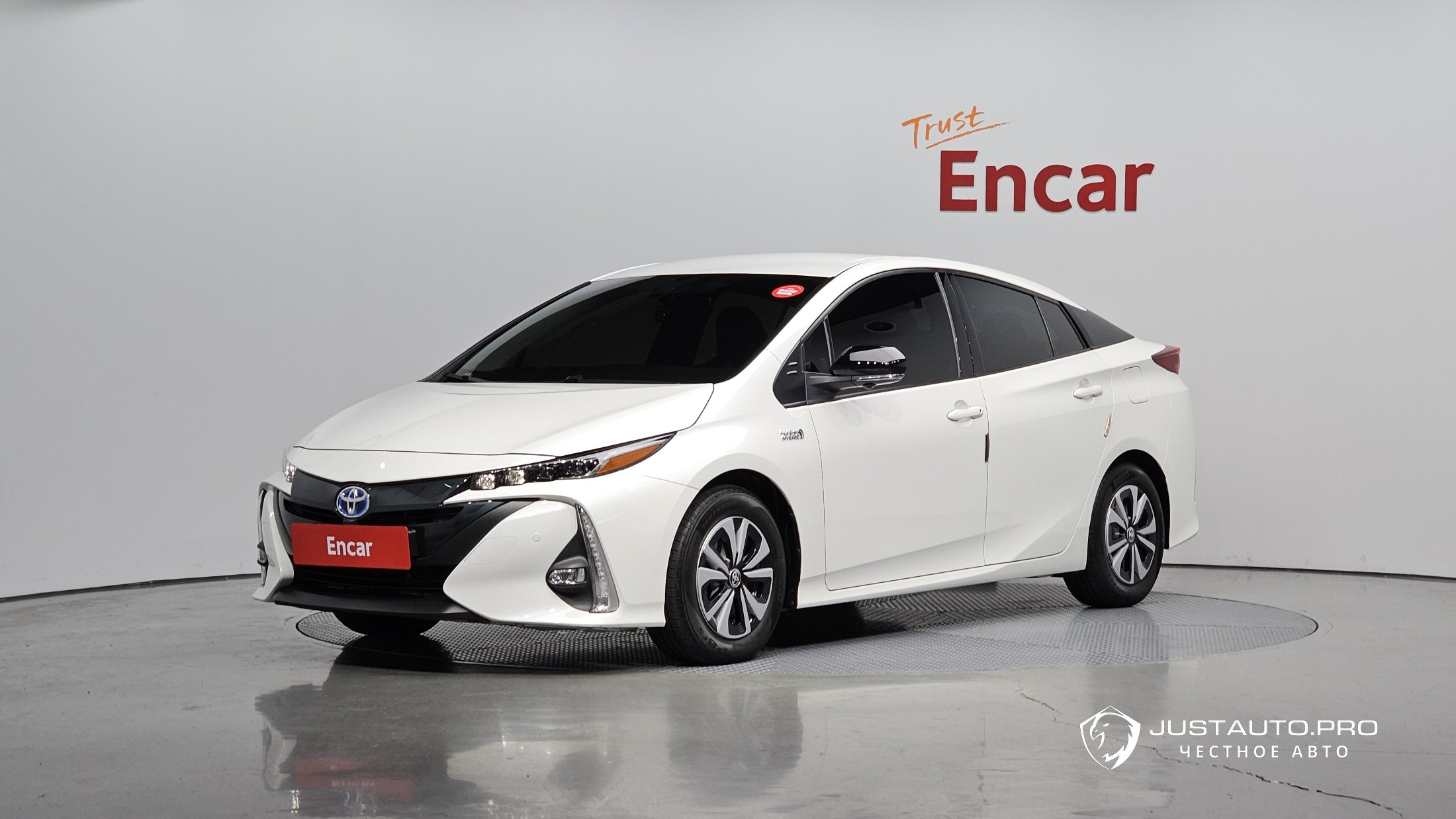 Автомобиль Toyota Prius